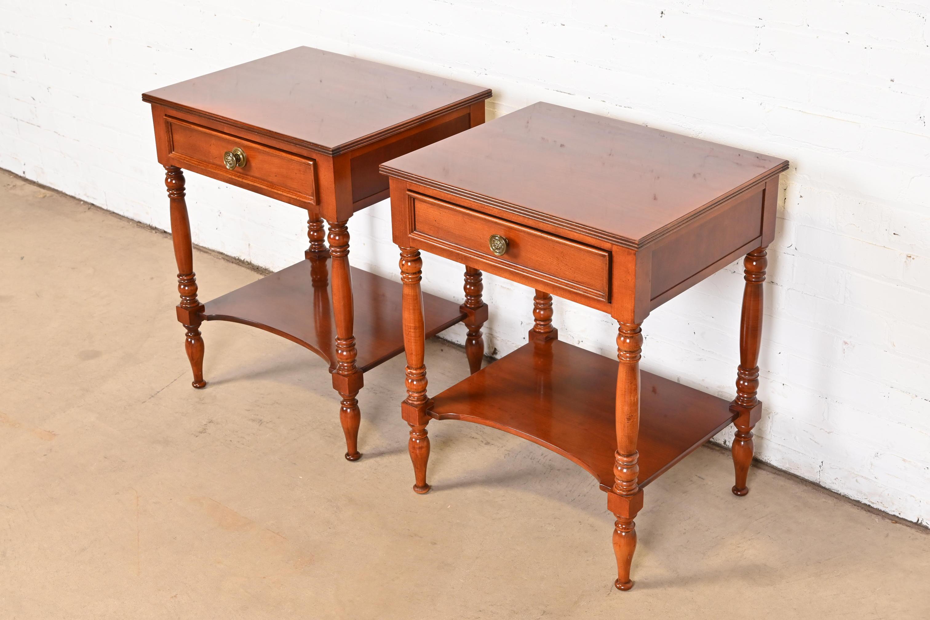 Late 20th Century Baker Furniture American Colonial Carved Cherry Wood Nightstands, Pair For Sale