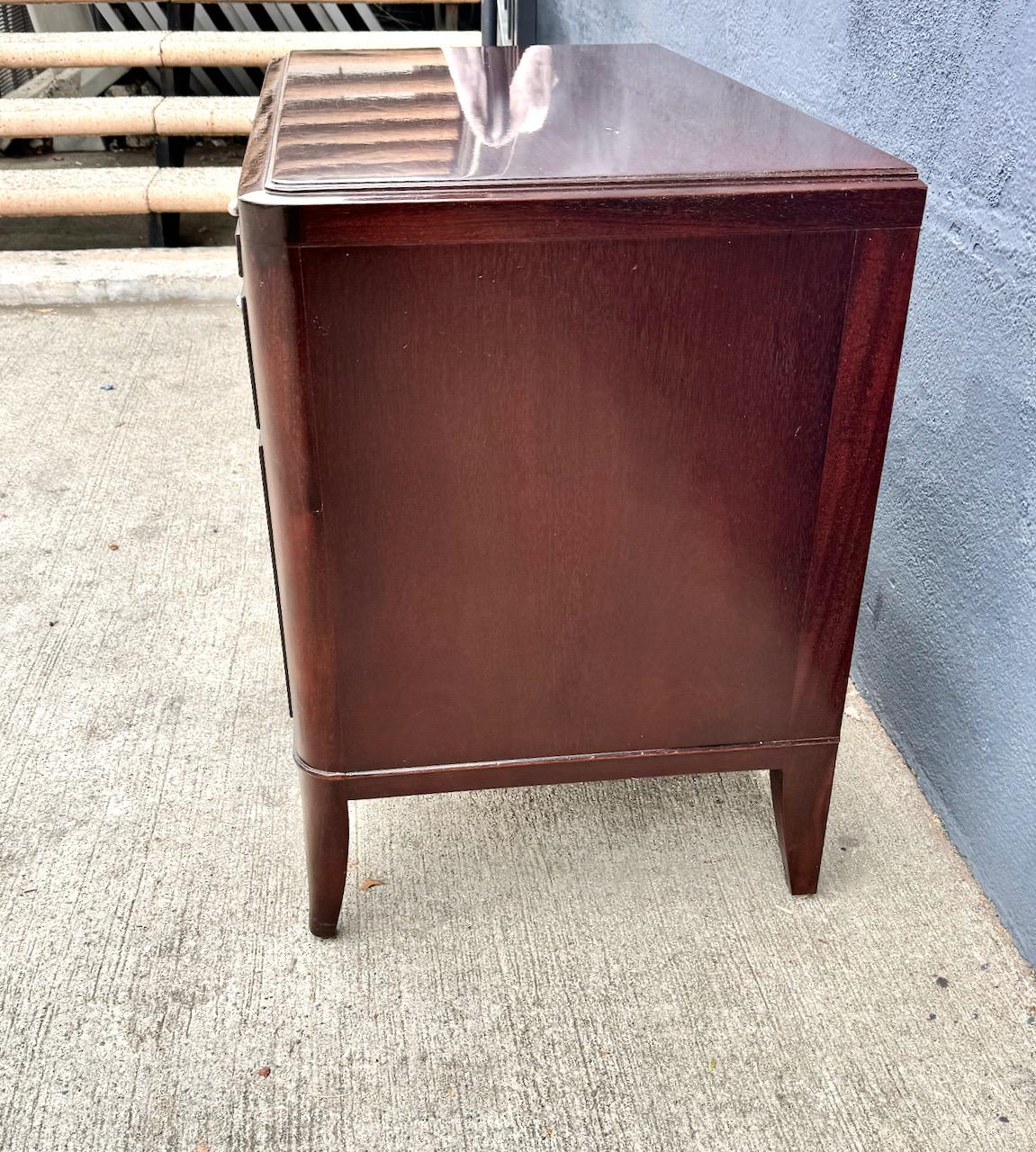 Mueble Baker Mesilla de noche Estadounidense en venta