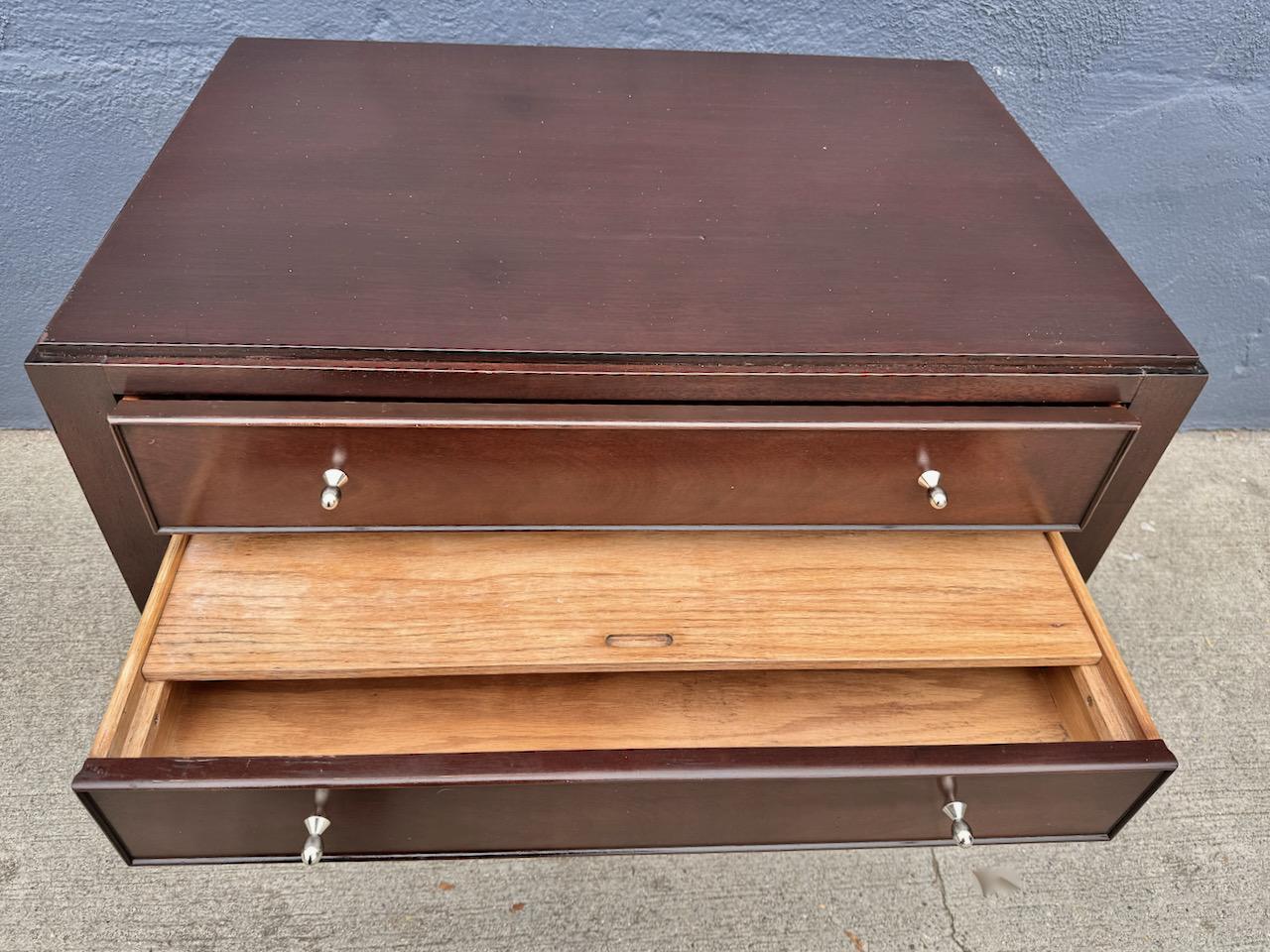 XX secolo Comodino Baker Furniture in vendita