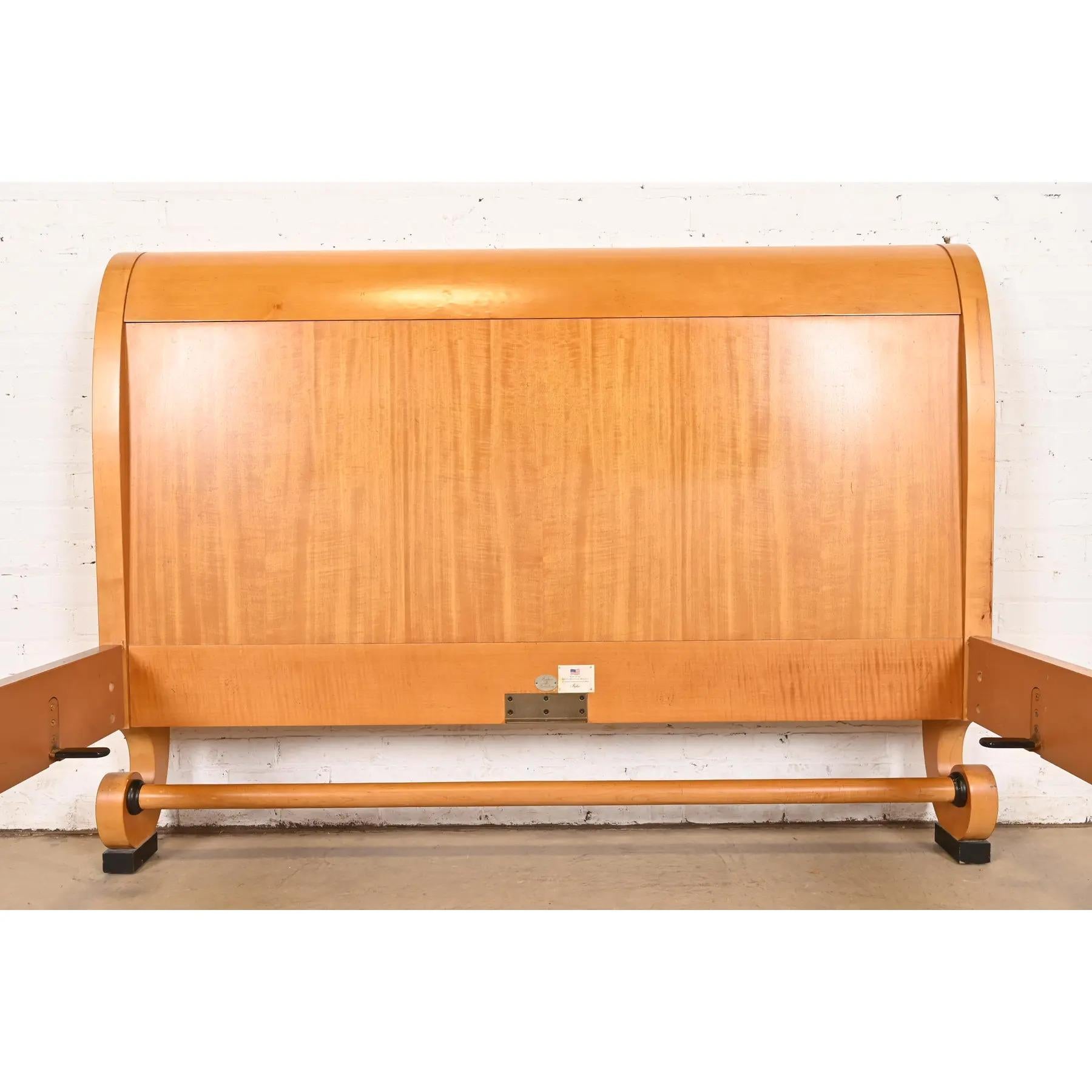 Baker Möbel Biedermeier Primavera und Parcel Ebonized King Size Schlitten Bett im Angebot 1