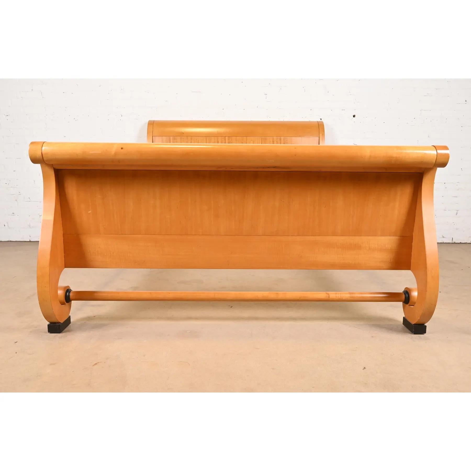 Baker Möbel Biedermeier Primavera und Parcel Ebonized King Size Schlitten Bett im Angebot 2