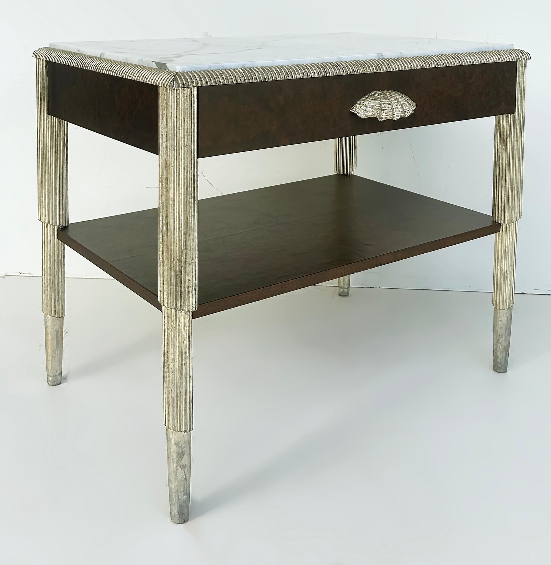 Baker Furniture Bill Sofield Gracie, Beistelltisch im Art-déco-Stil nach Rateau, Paar

Zum Verkauf angeboten wird ein Paar schöner, von Bill Sofield entworfener Beistelltische im Art-déco-Stil 