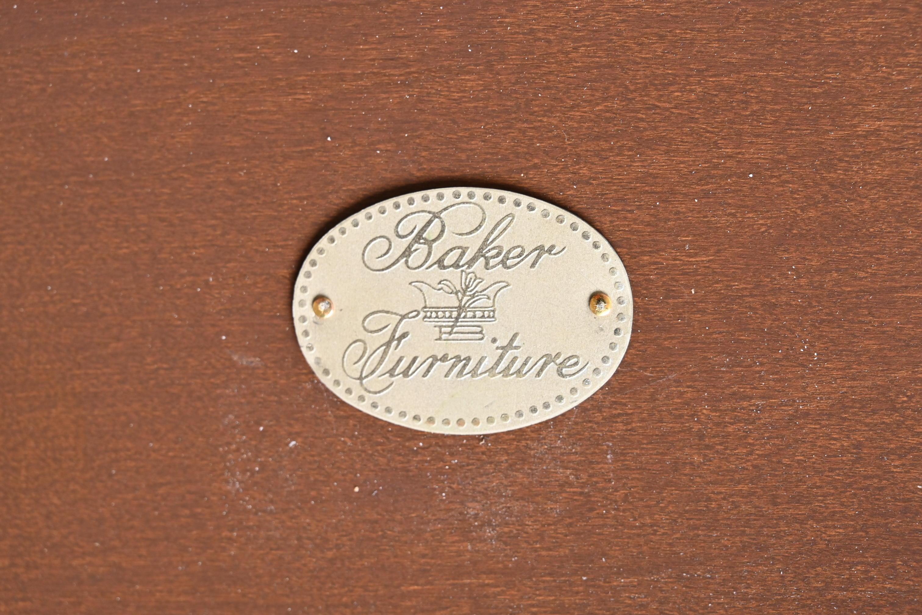 Tavolo da centro Baker Furniture Burl Wood e Parcel Ebonized Regency, restaurato in vendita 6