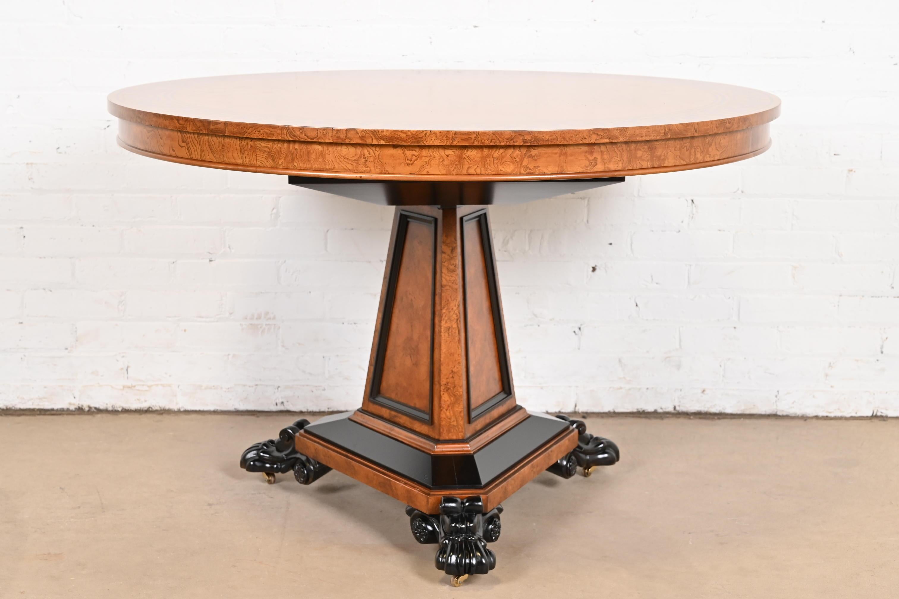 Americano Tavolo da centro Baker Furniture Burl Wood e Parcel Ebonized Regency, restaurato in vendita