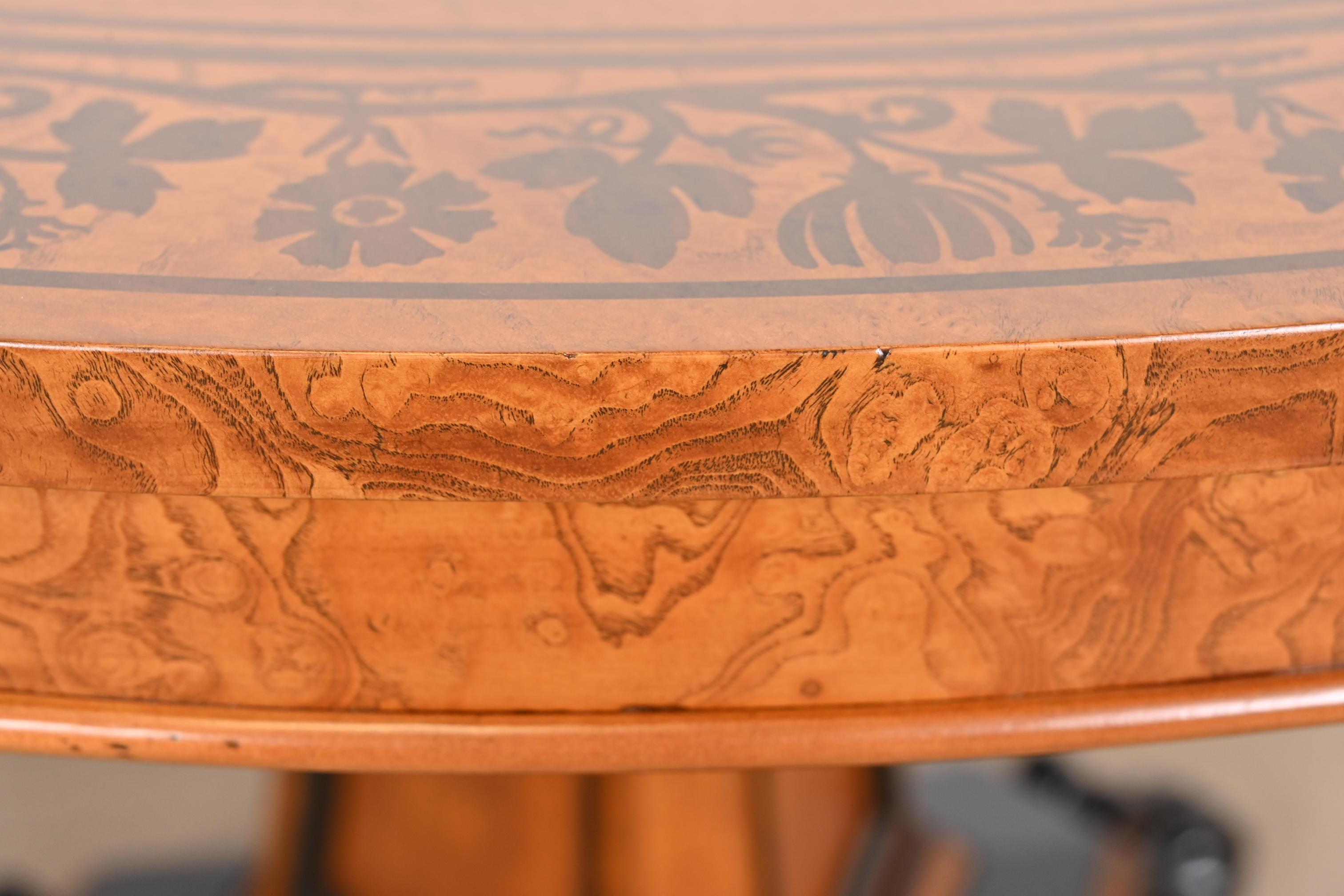 Tavolo da centro Baker Furniture Burl Wood e Parcel Ebonized Regency, restaurato in vendita 2