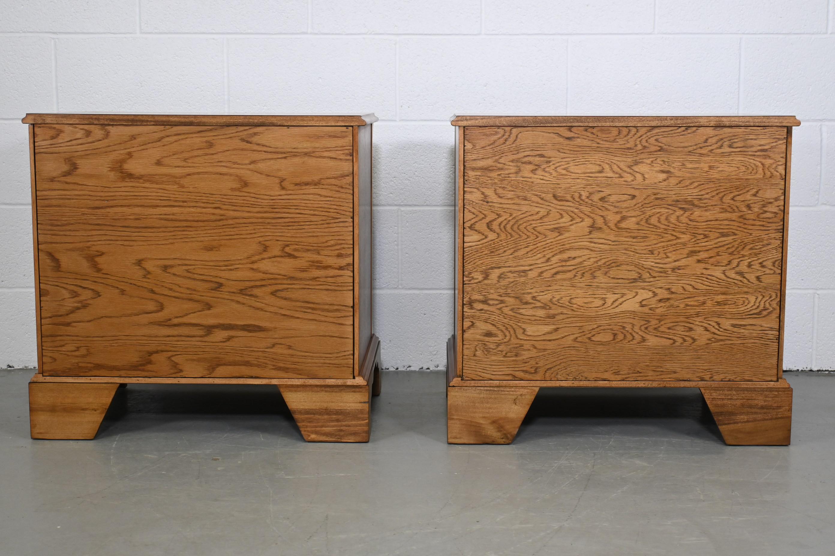 Baker Furniture Burl Wood Chippendale Nightstands, a Pair For Sale 5