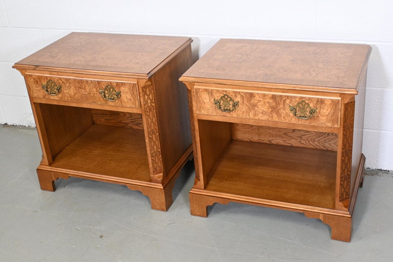 Baker Furniture Burl Wood Chippendale Nightstands, a Pair In Excellent Condition For Sale In Morgan, UT