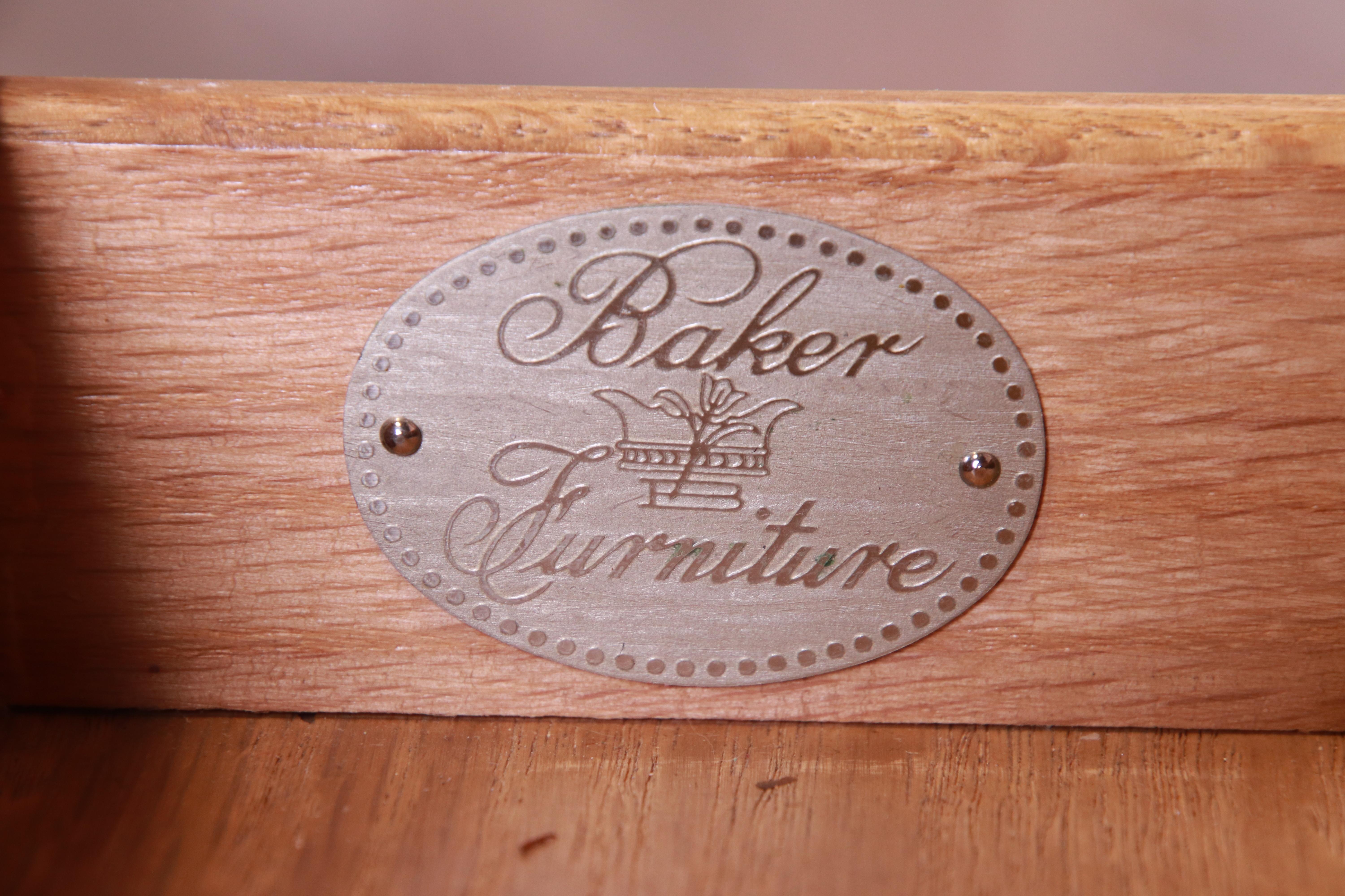 Baker Furniture Burled Walnut Queen Anne Tea Table 7