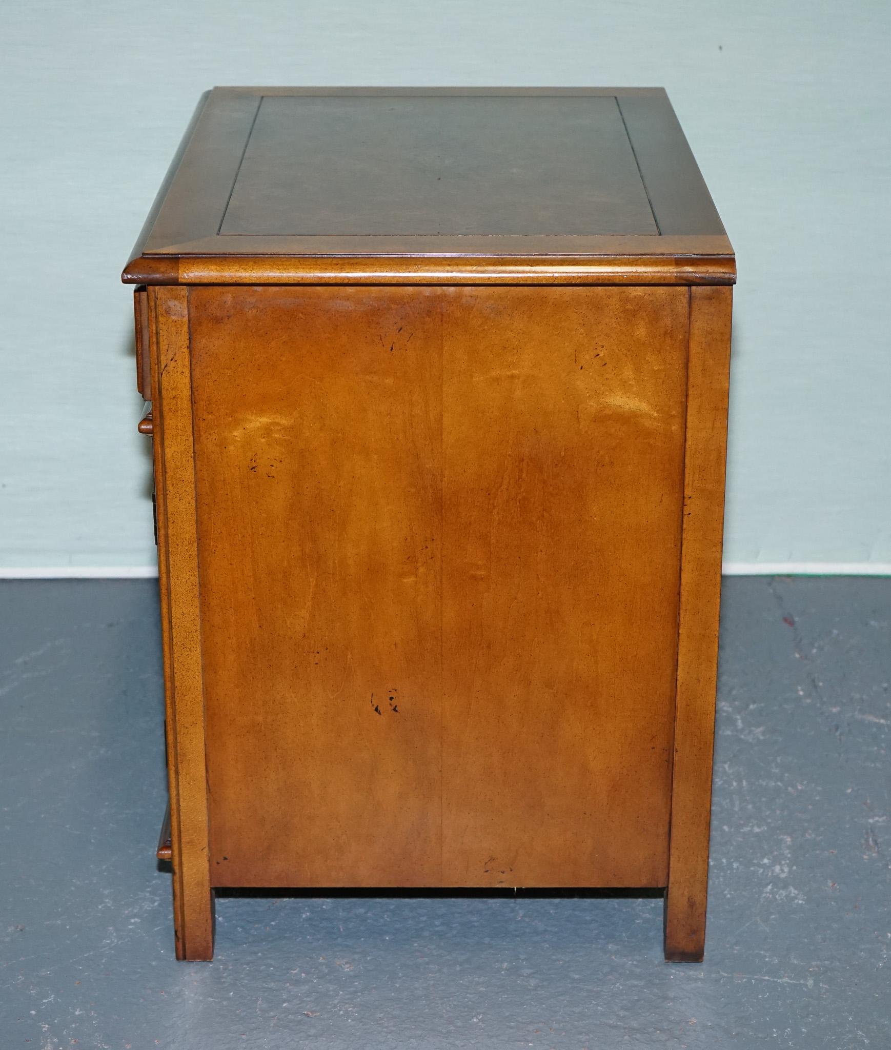 BAKER FURNITURE BURR WALNUT BEDSIDE CABiNET WITH DRAWER AND CARVED DOORS For Sale 6