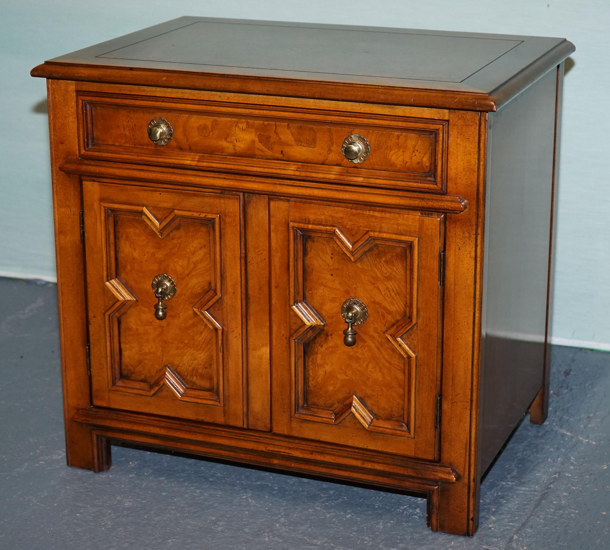 BAKER FURNITURE BURR WALNUT BEDSIDE CABiNET WITH DRAWER AND CARVED DOORS In Good Condition For Sale In Pulborough, GB