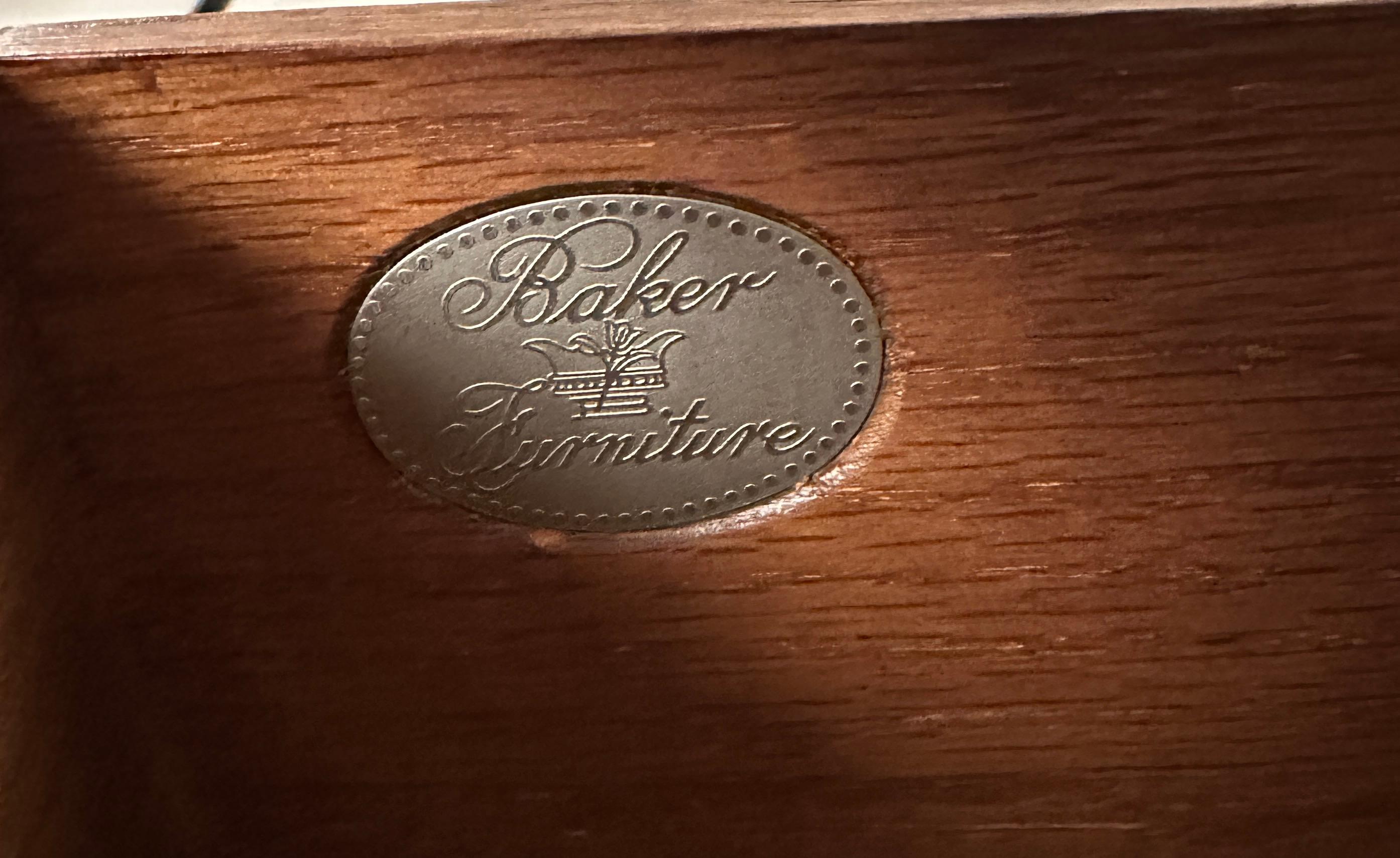 Cassapanca bassa in stile Campaigner di Baker Furniture in vendita 4