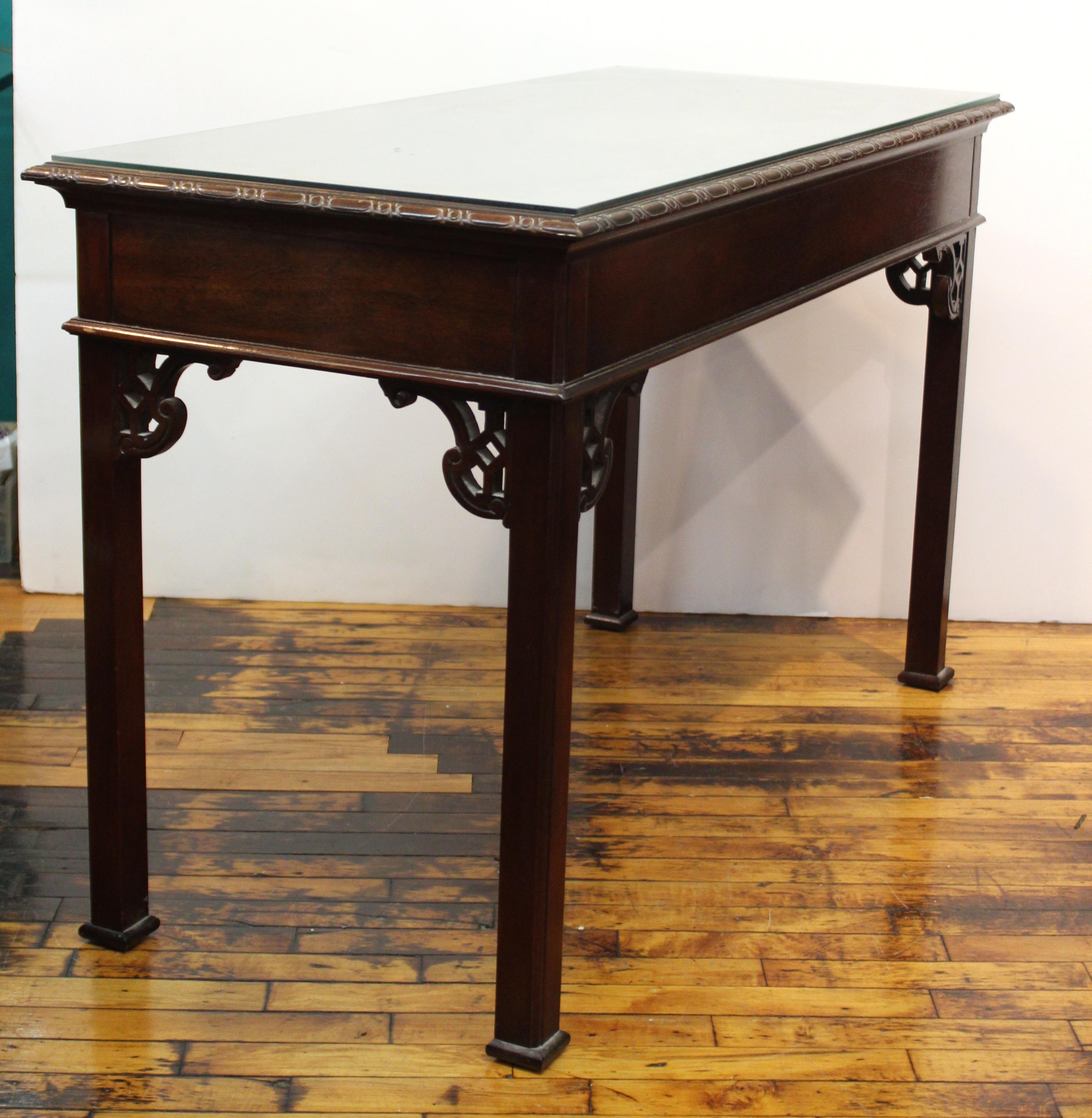 Baker Furniture Chinese Chippendale Style Console Table Desk with Glass Top In Good Condition In New York, NY