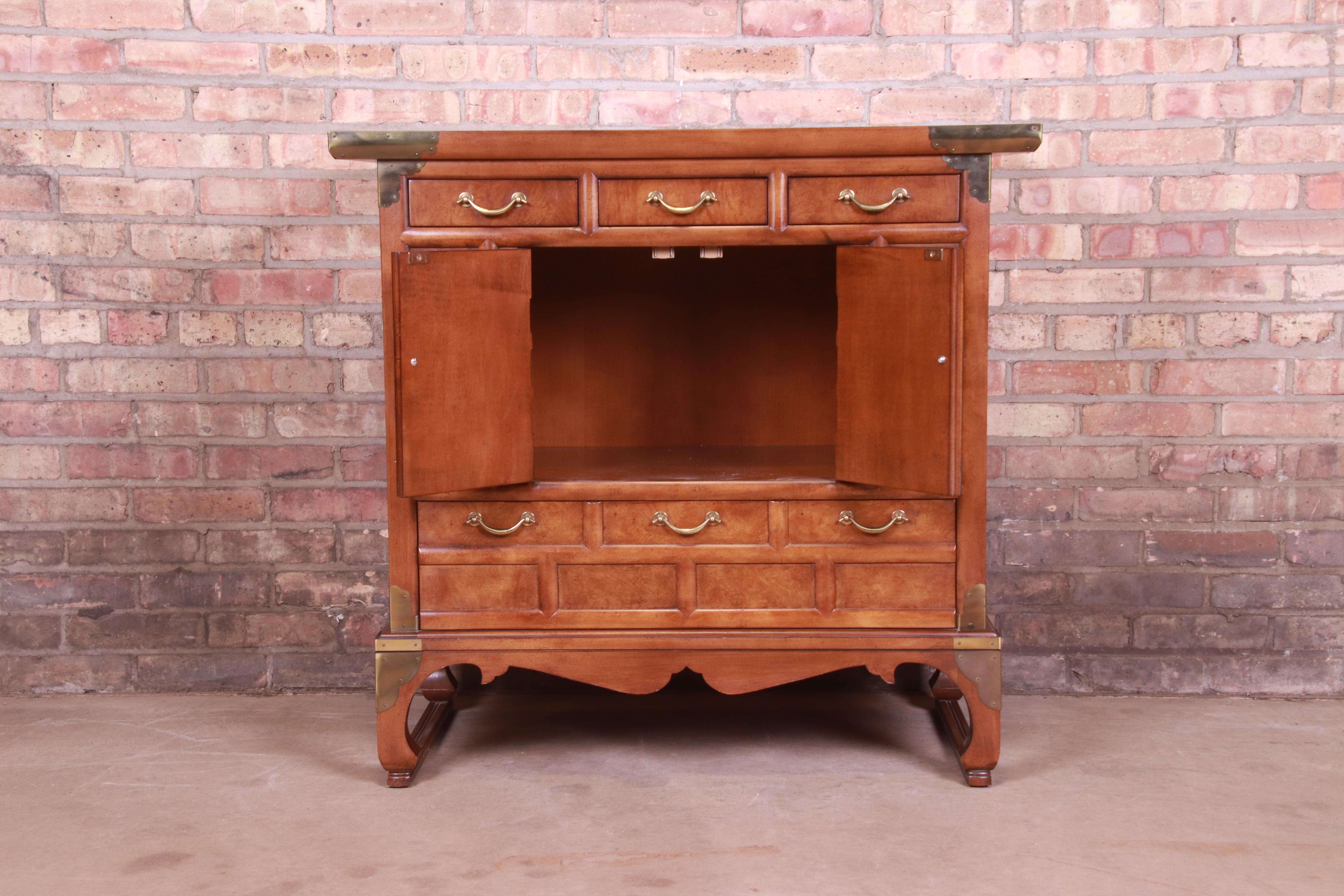 Baker Furniture Chinoiserie Burl Wood Commode or Bar Cabinet, Circa 1960s For Sale 1