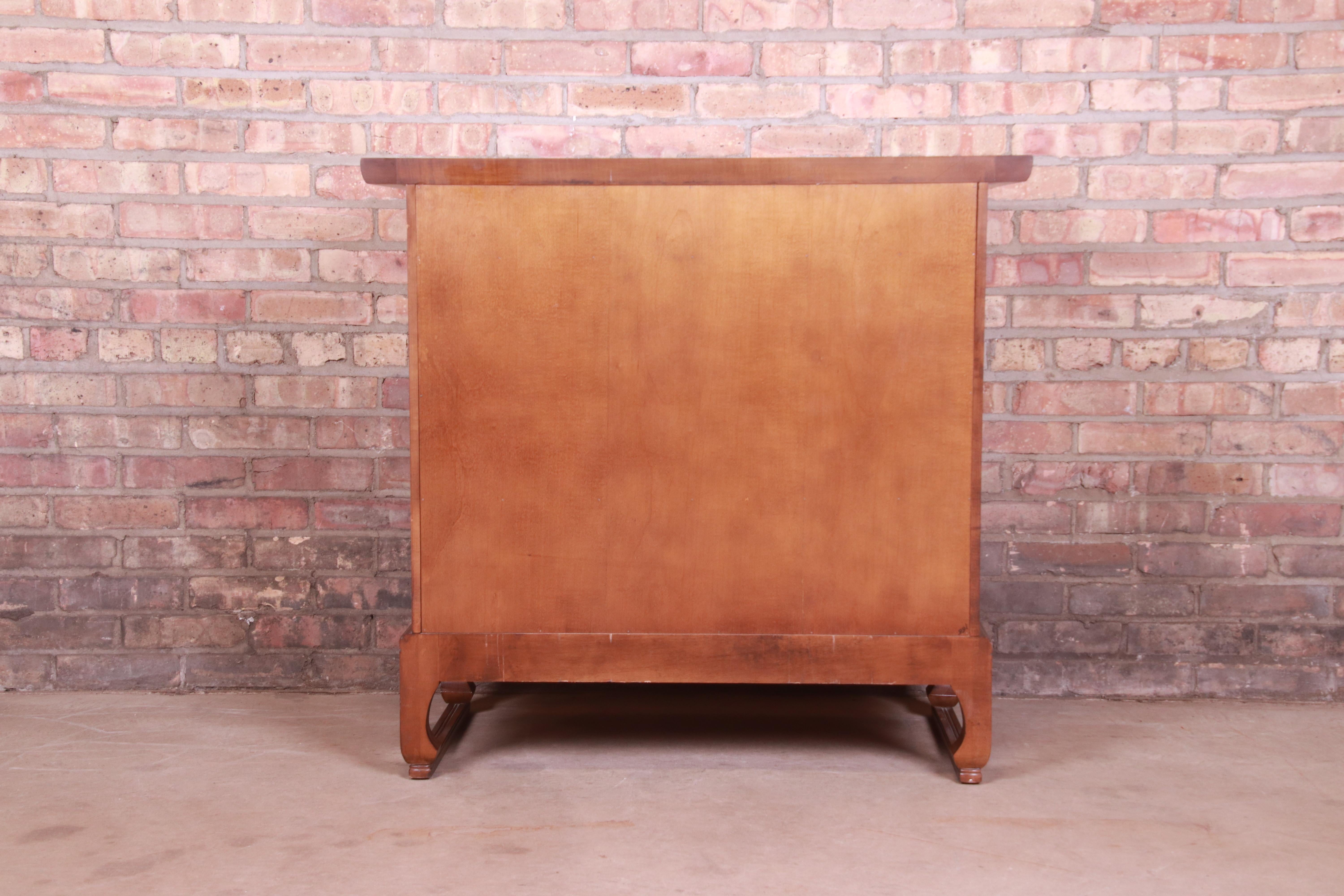 Baker Furniture Chinoiserie Burl Wood Commode or Bar Cabinet, Circa 1960s For Sale 4