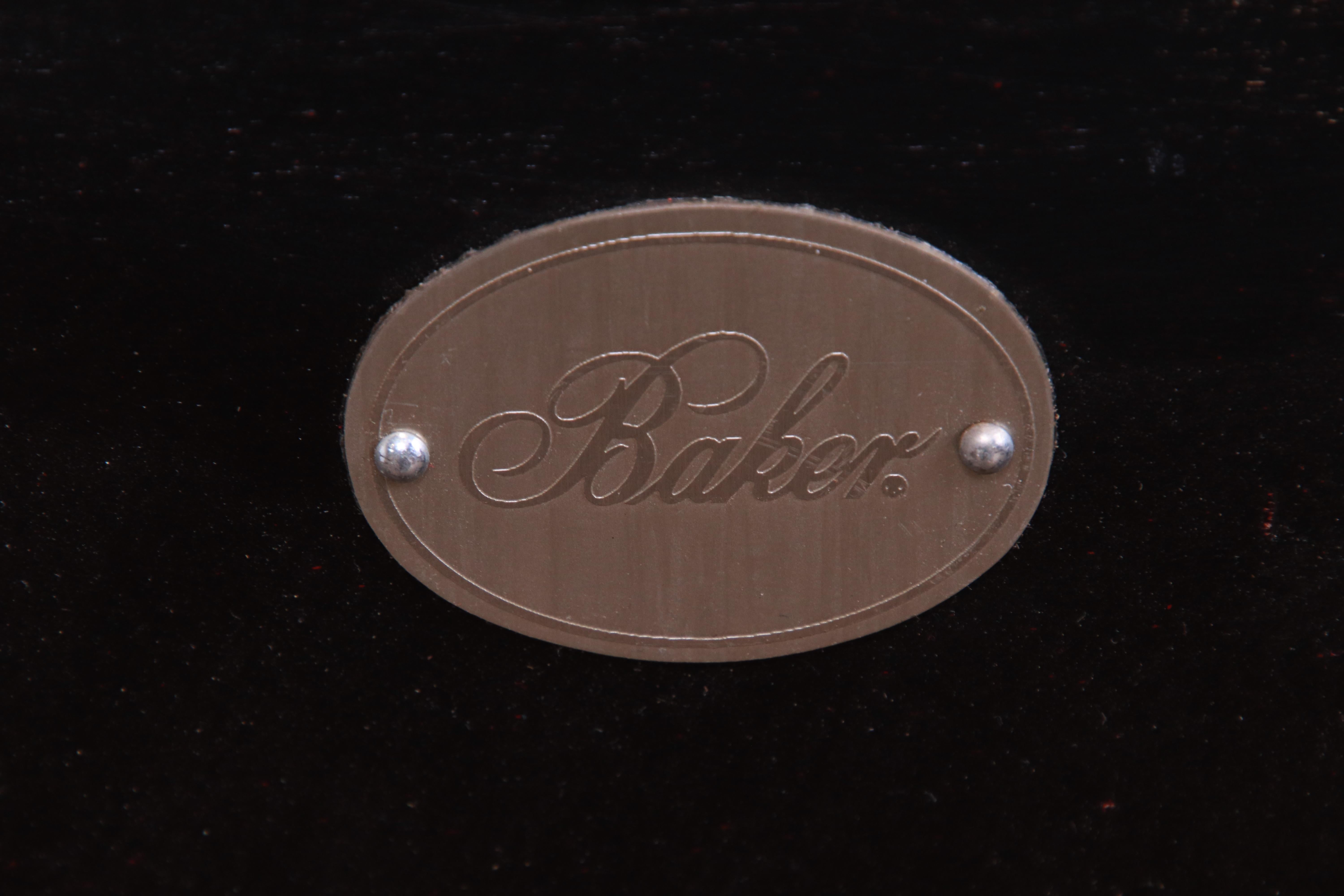Baker Muebles Chinoiserie Mesa de centro monumental lacada en negro en venta 10