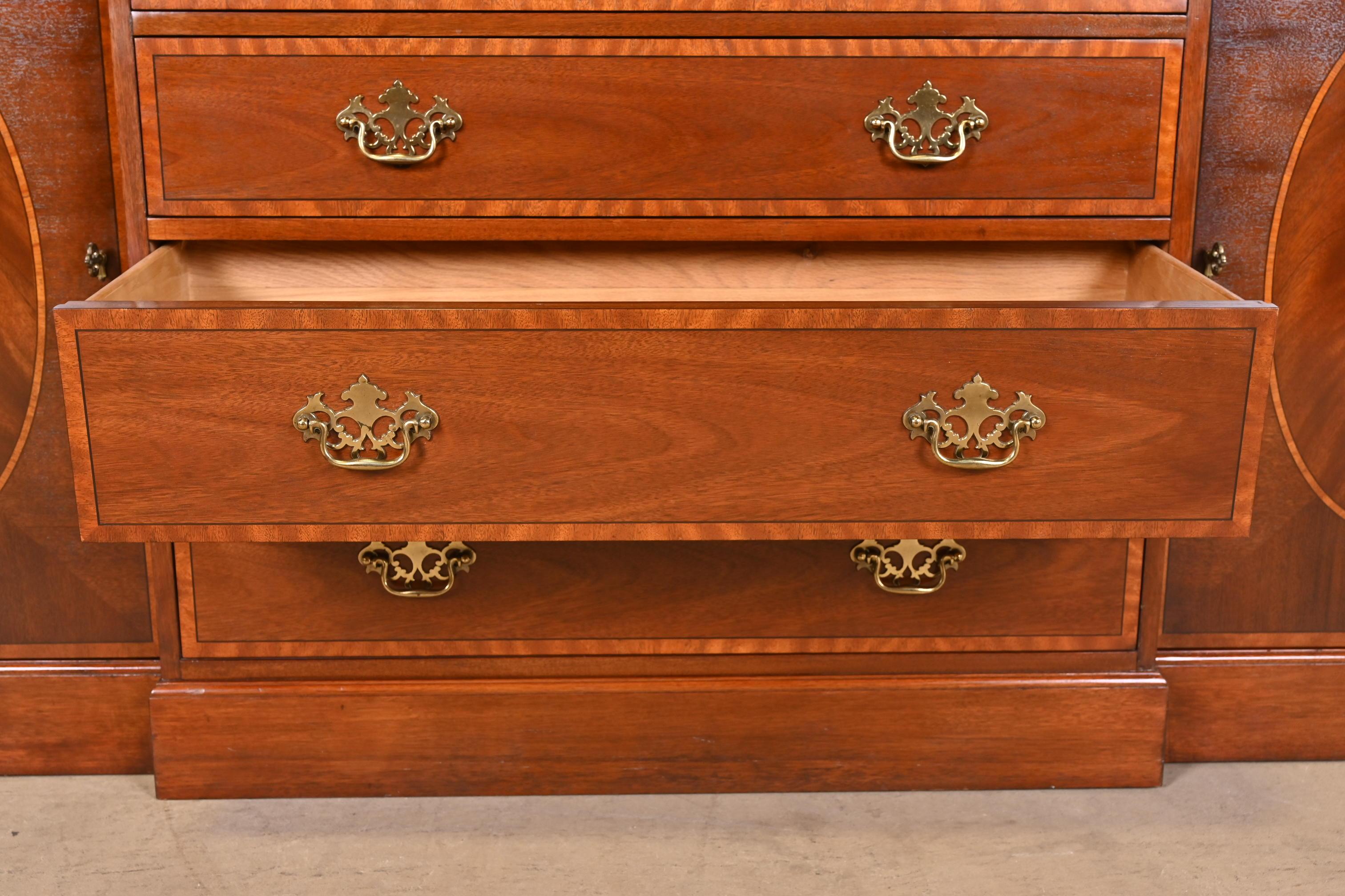 Baker Furniture Chippendale Banded Mahogany Lighted Breakfront Bookcase Cabinet 6