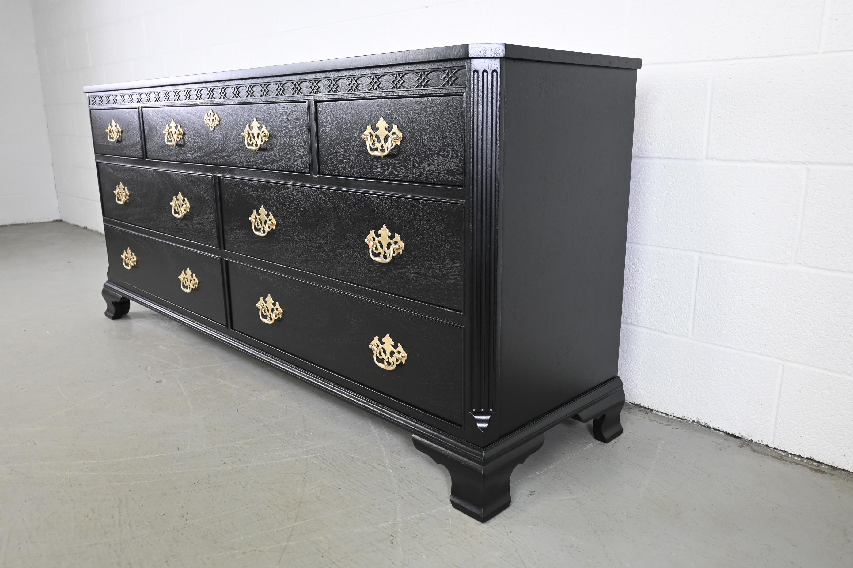 Baker Furniture Chippendale Black Lacquered Mahogany Dresser In Good Condition For Sale In Morgan, UT