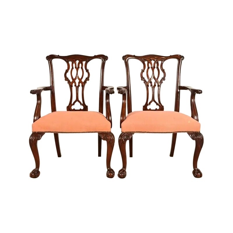 Baker Furniture Chippendale geschnitzte Mahagoni Sessel, Paar im Angebot