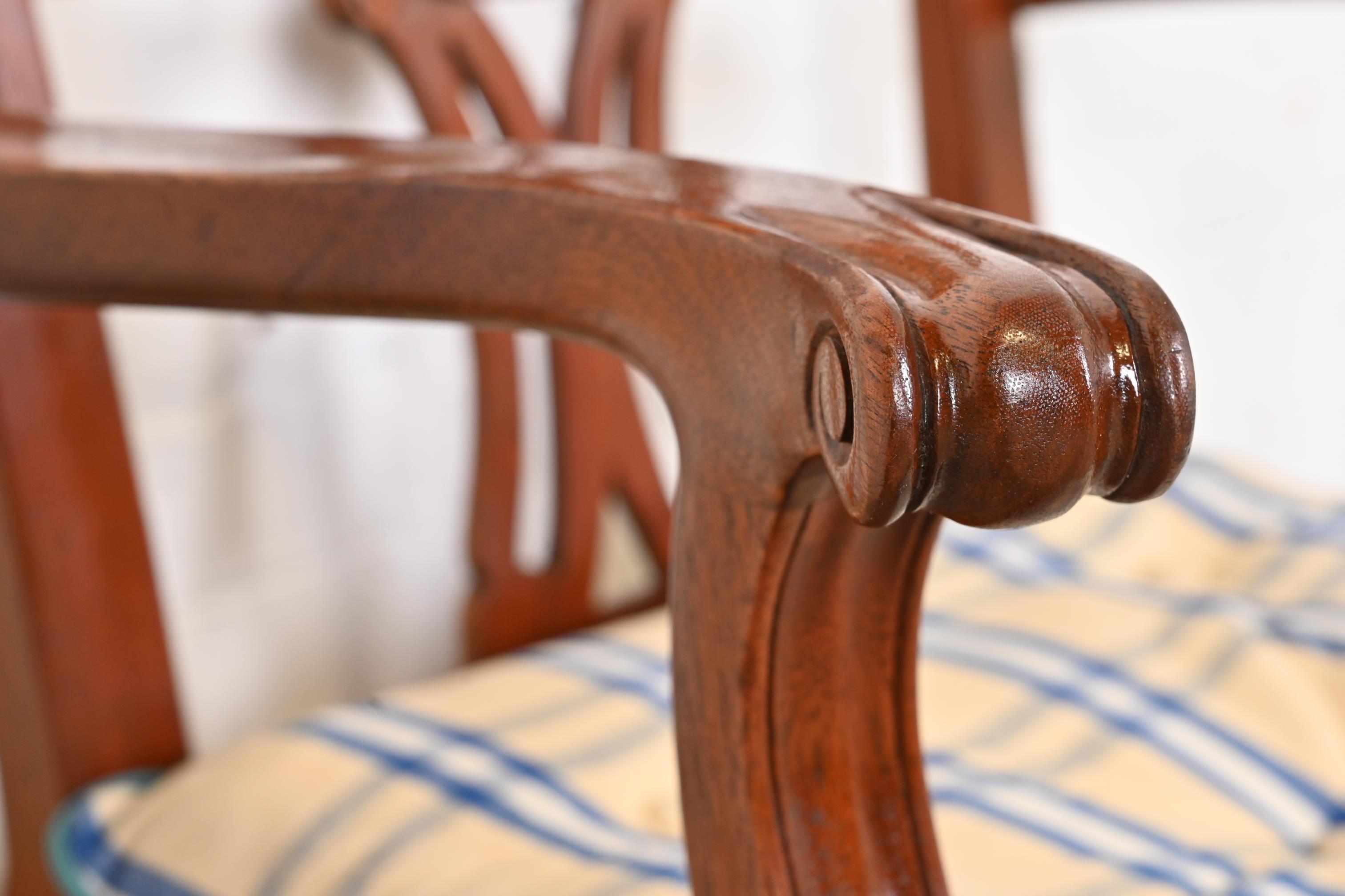 Baker Furniture Chippendale Fauteuils de salle à manger en acajou sculpté, ensemble de six fauteuils en vente 4