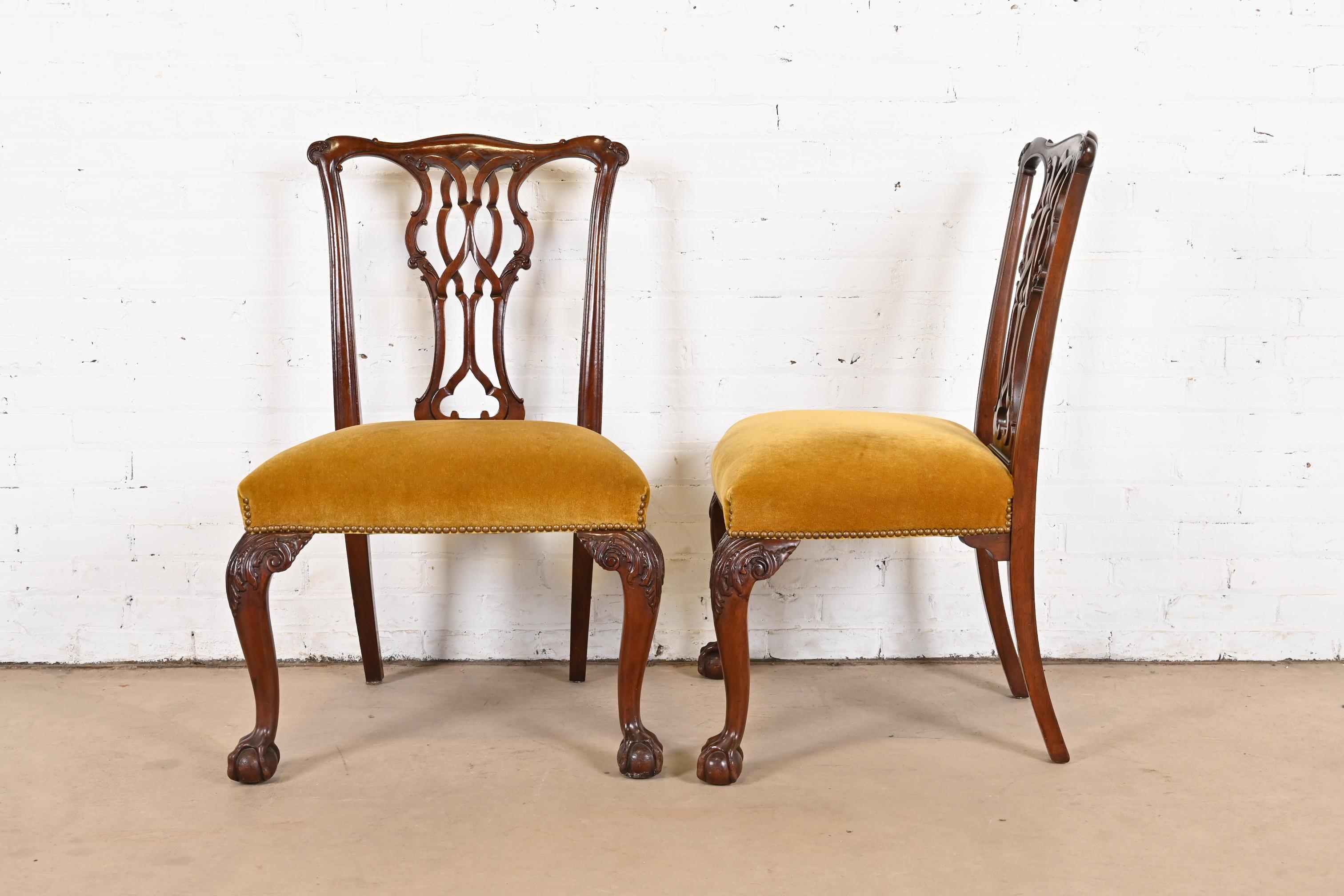 Baker Furniture Chippendale ensemble de quatre chaises de salle à manger en acajou sculpté en vente 3