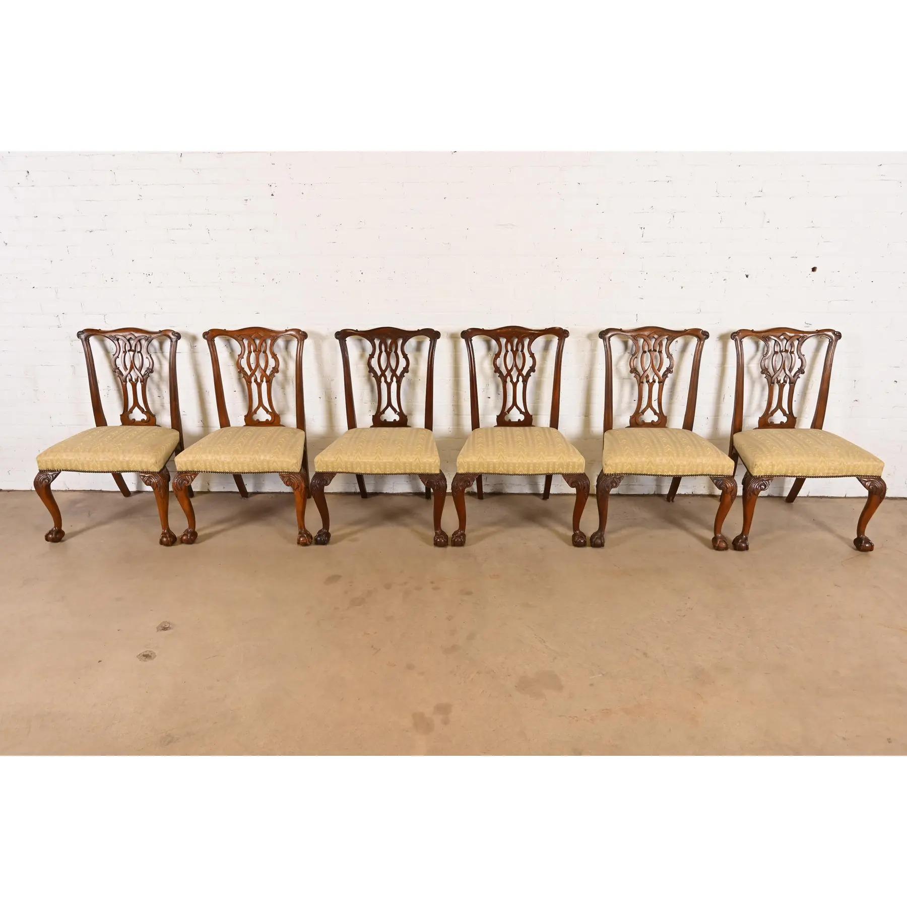 Fin du 20e siècle Chaises de salle à manger en acajou sculpté de Baker Furniture Chippendale, ensemble de six chaises en vente
