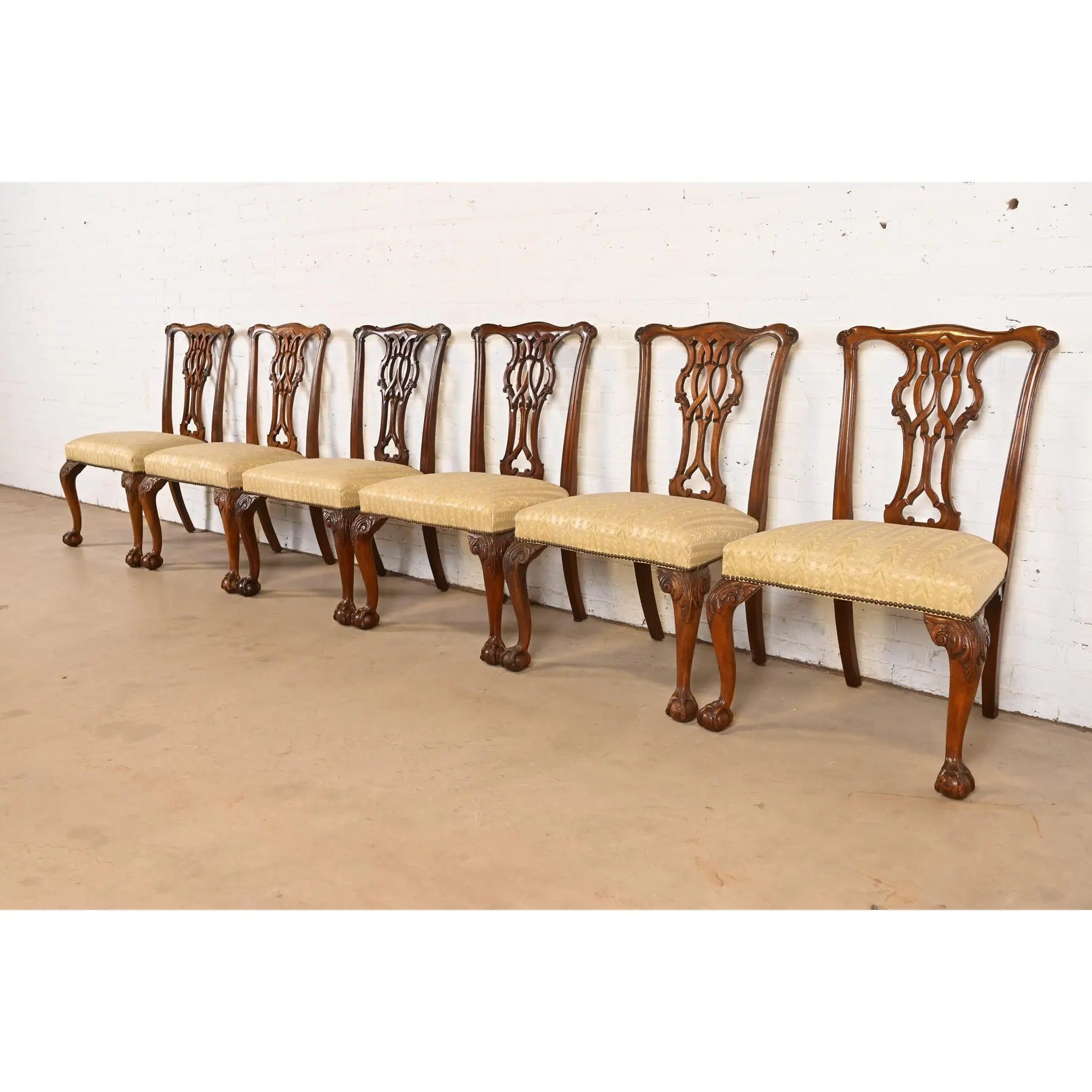 Chaises de salle à manger en acajou sculpté de Baker Furniture Chippendale, ensemble de six chaises