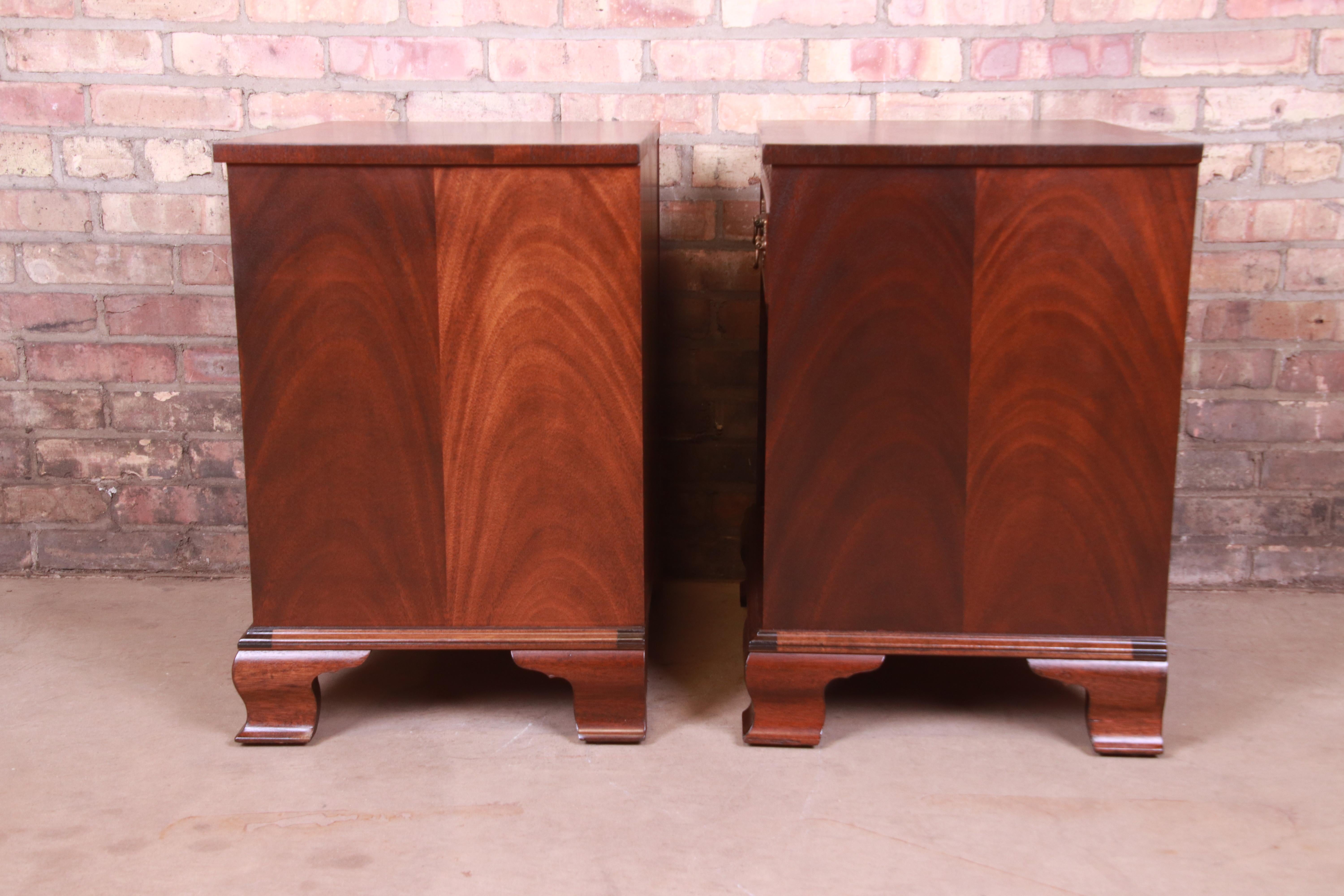 Baker Furniture Chippendale Carved Mahogany Nightstands, Newly Refinished For Sale 7