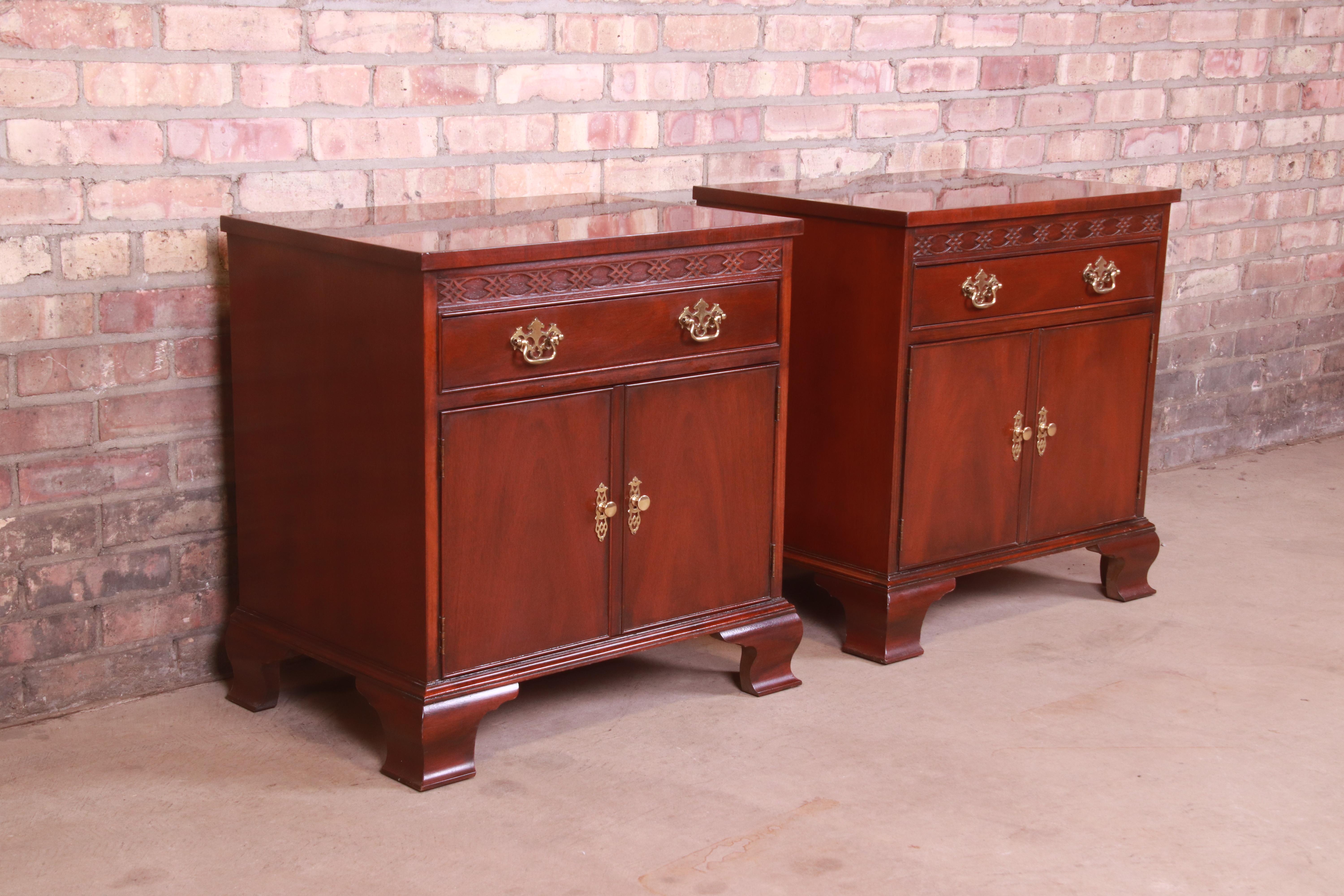 Baker Furniture Chippendale Carved Mahogany Nightstands, Pair In Good Condition In South Bend, IN