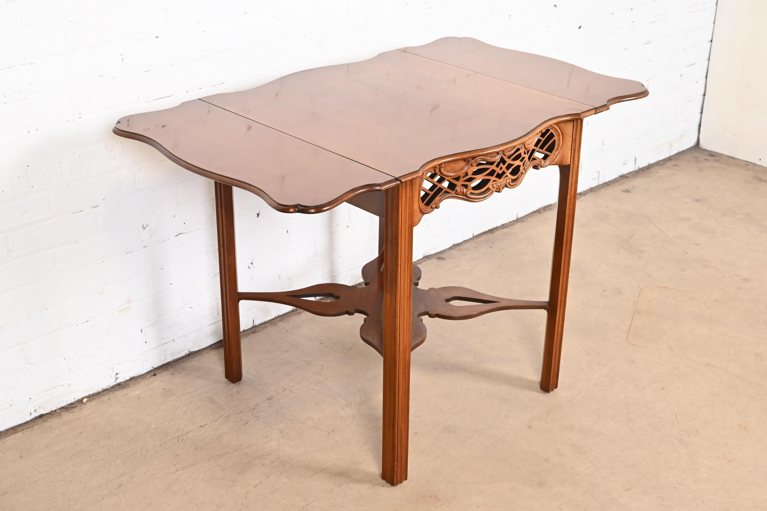 Baker Furniture Chippendale Carved Mahogany Pembroke Tea Table For Sale 7