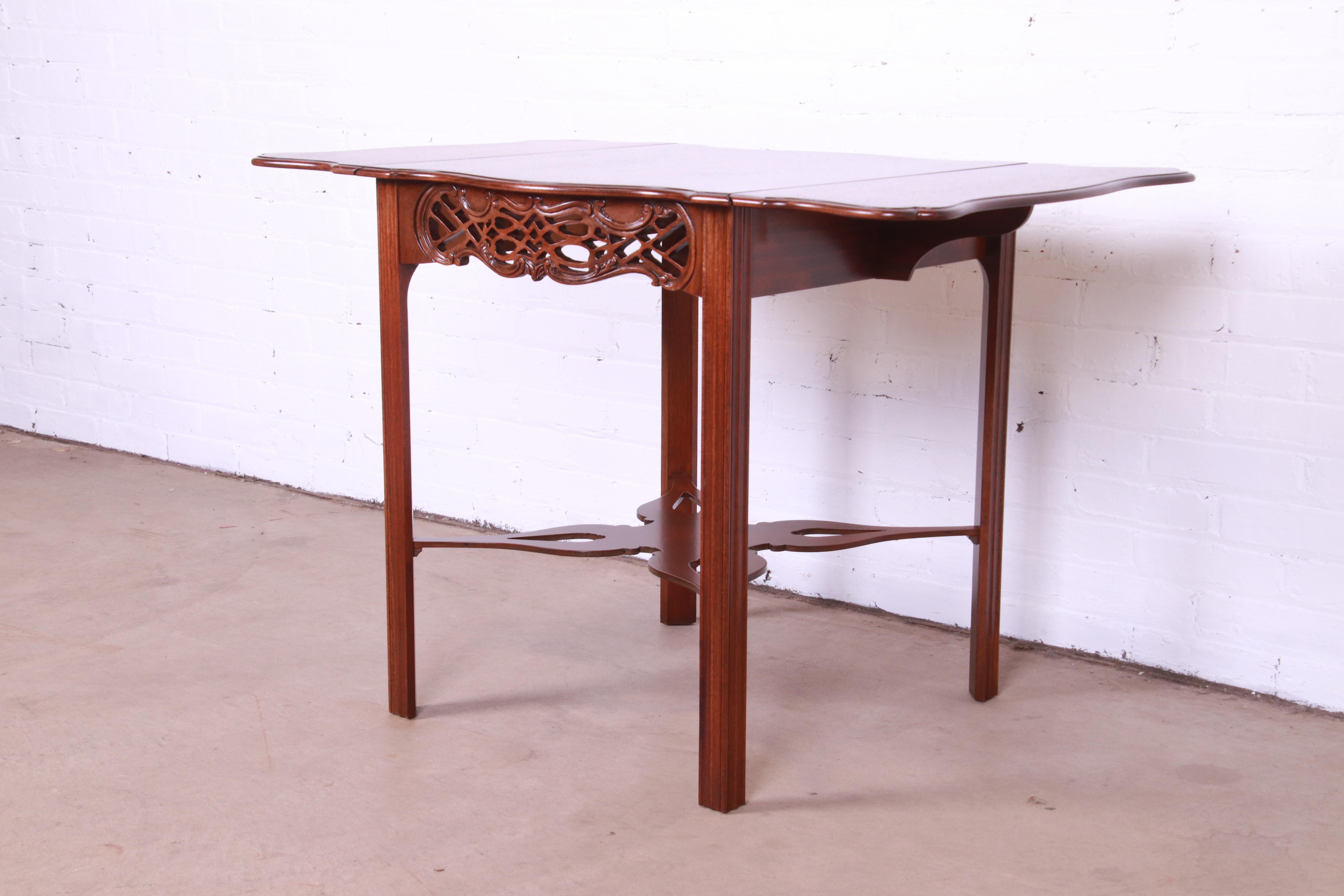 Baker Furniture Chippendale Carved Mahogany Pembroke Tea Table, Newly Refinished For Sale 9