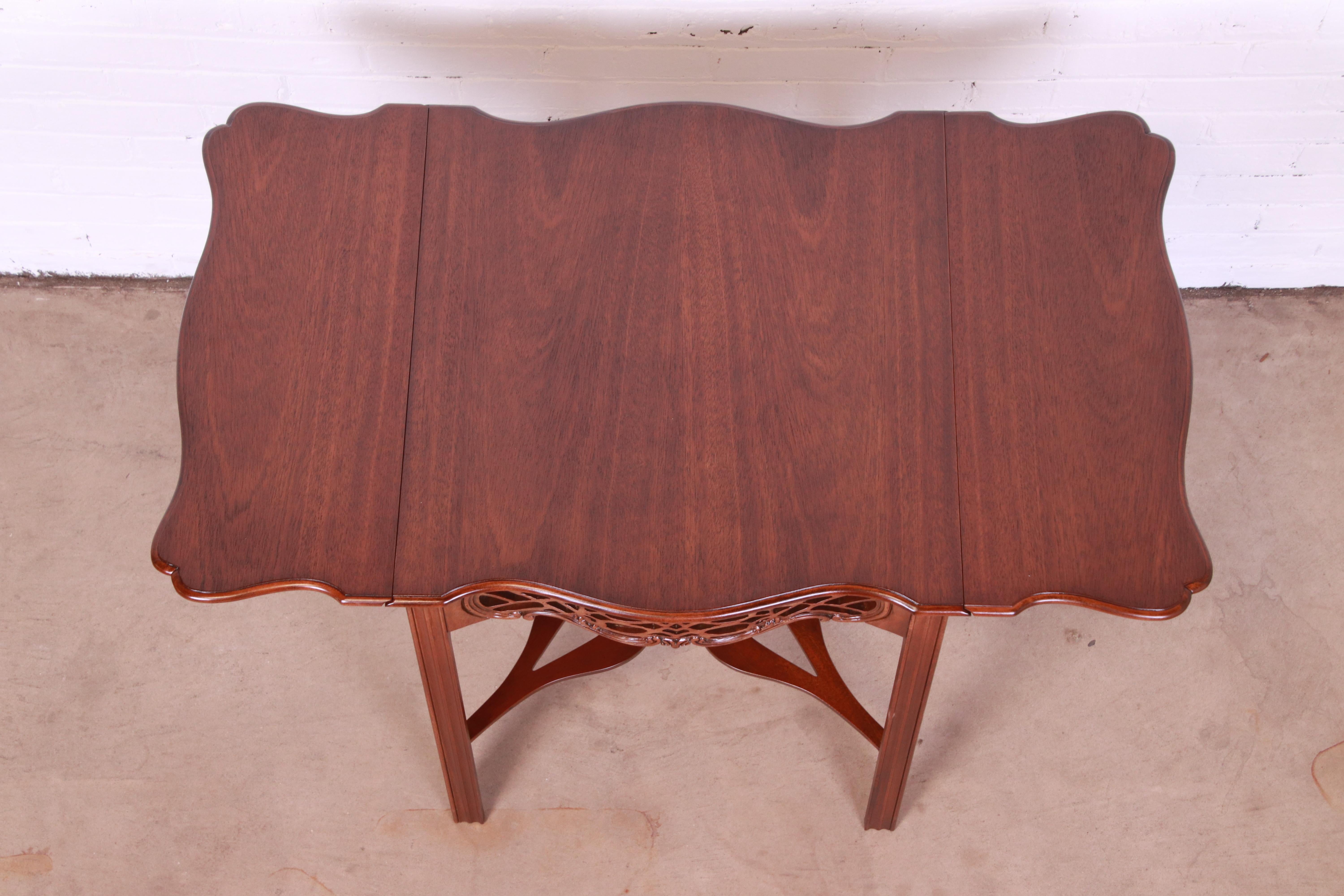 Baker Furniture Chippendale Carved Mahogany Pembroke Tea Table, Newly Refinished For Sale 10