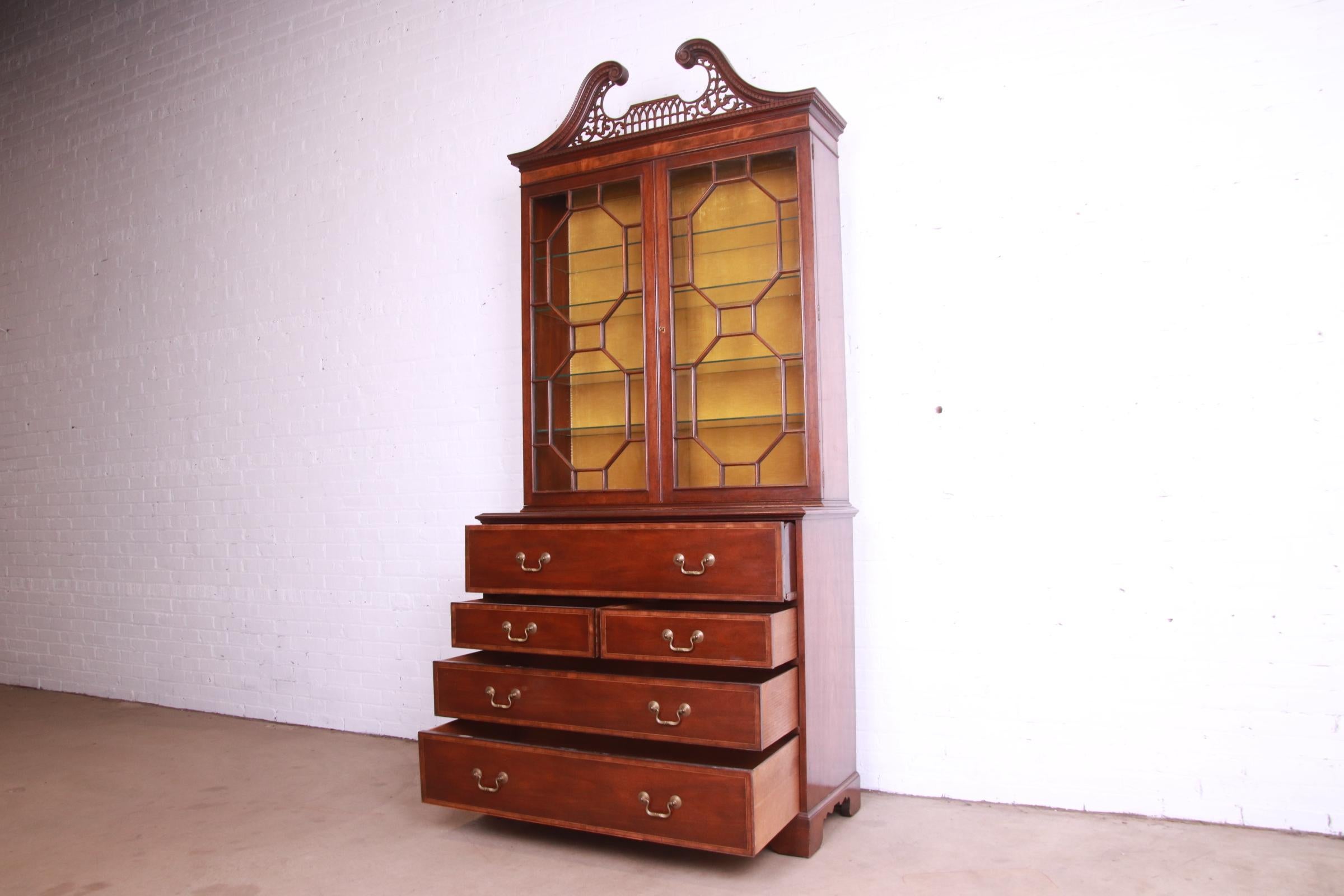 Baker Furniture Chippendale Carved Mahogany Secretary Desk with Bookcase Hutch In Good Condition In South Bend, IN