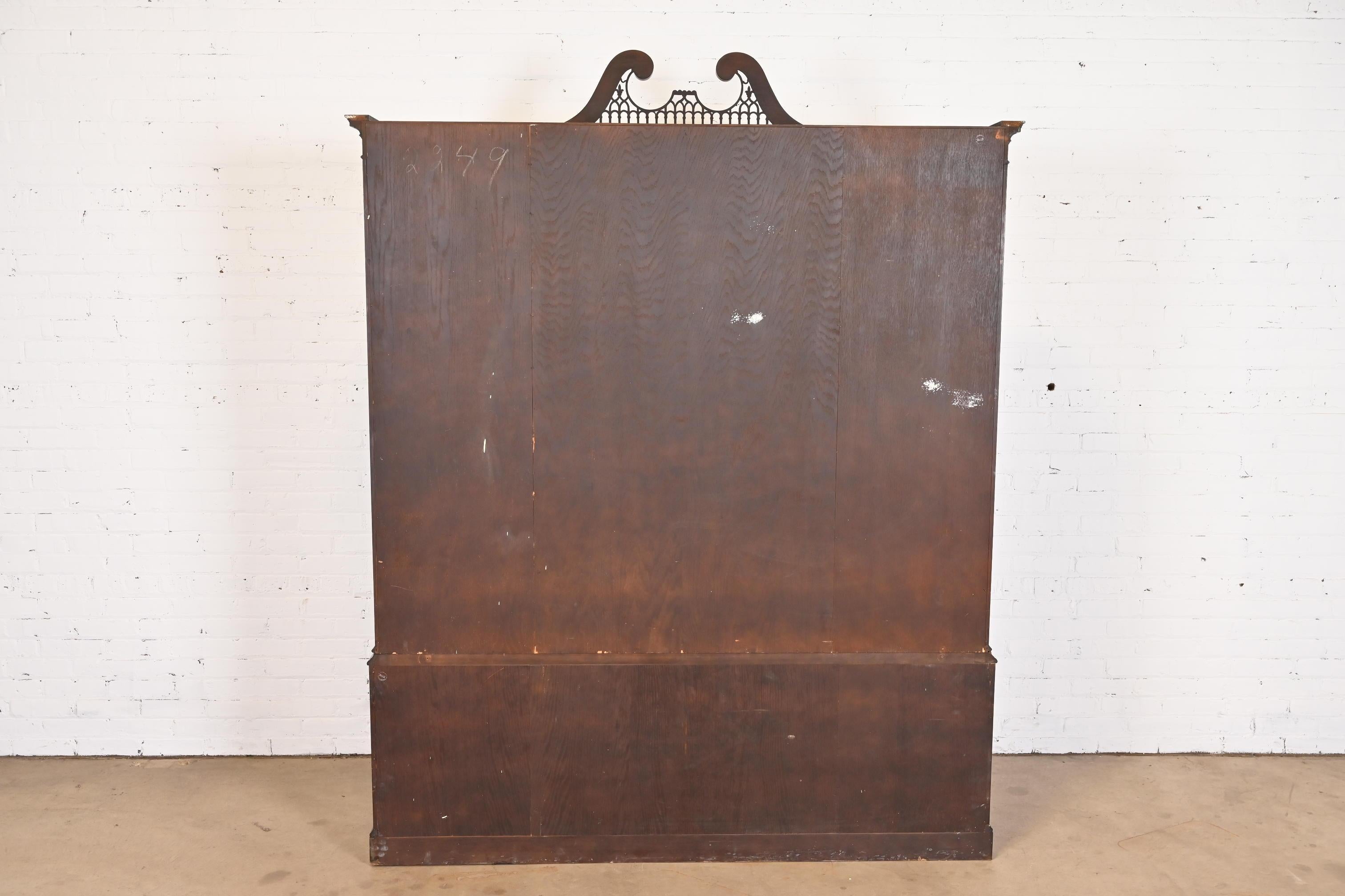 Baker Furniture Chippendale Flame Mahogany Breakfront Bookcase Cabinet 10