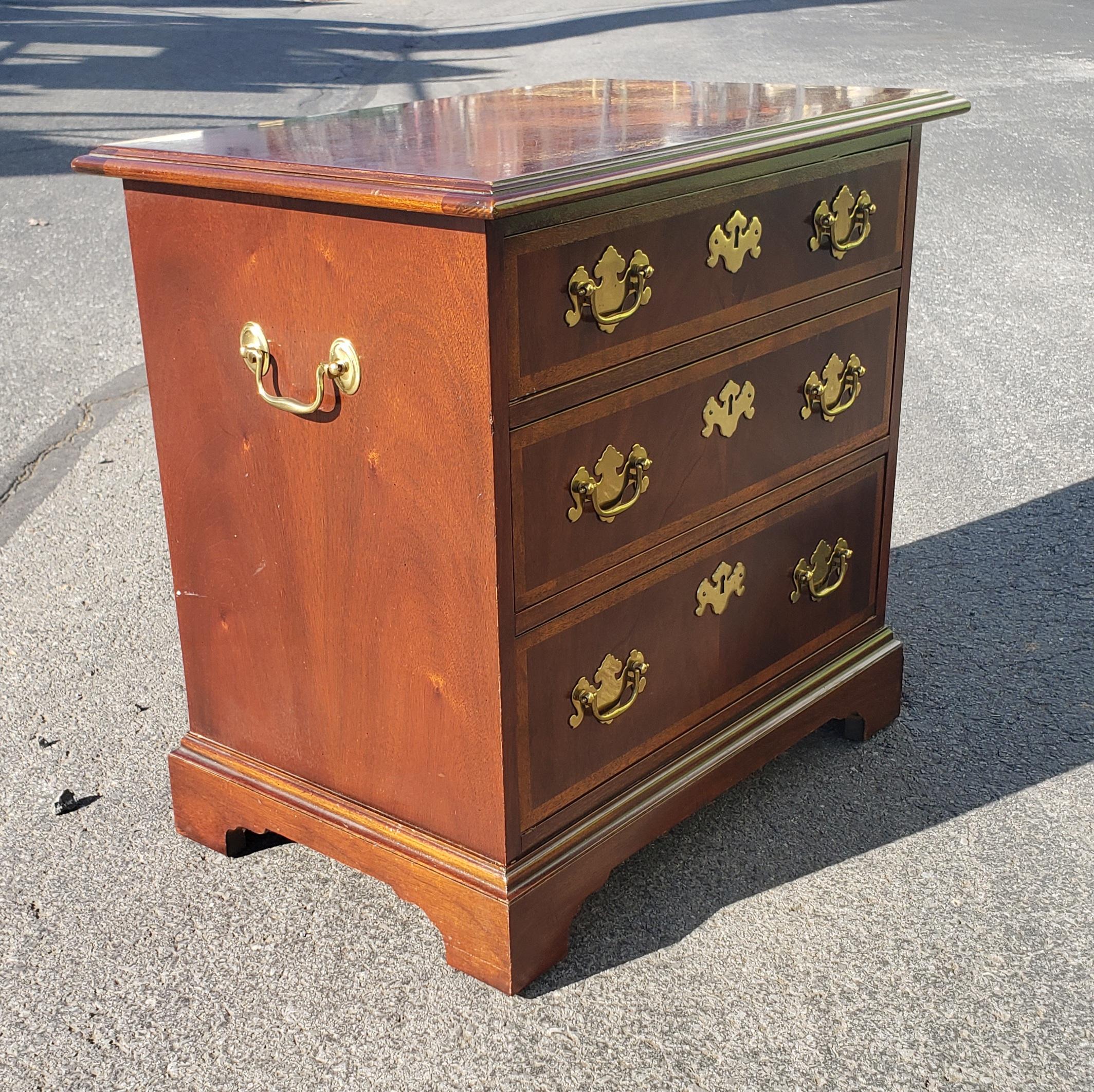 Baker Furniture Chippendale Mahogany and Banded Satinwood Side Chest of Drawers In Good Condition For Sale In Germantown, MD