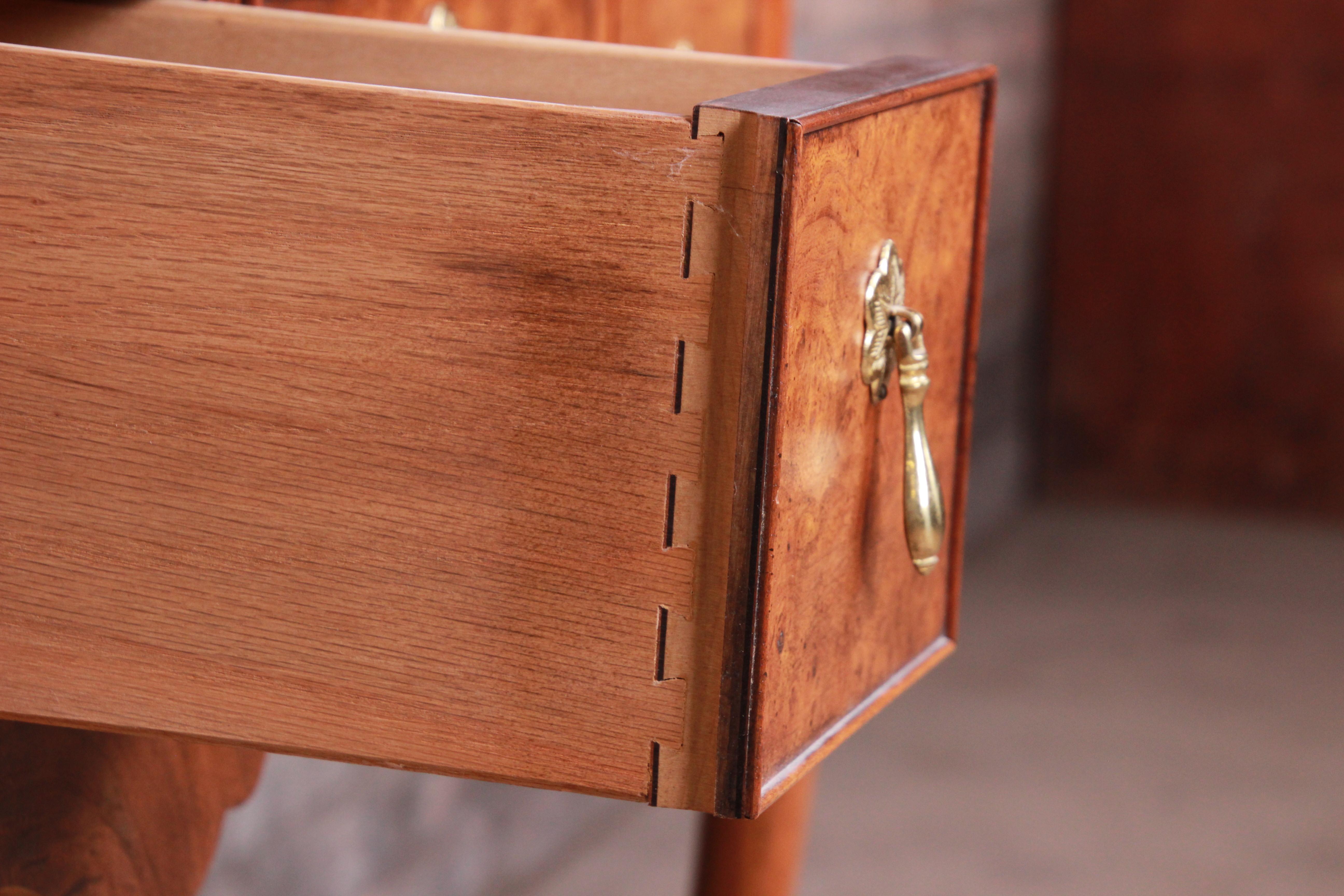 Baker Furniture Chippendale Mahogany and Burl Wood Sideboard Server, Refinished For Sale 7