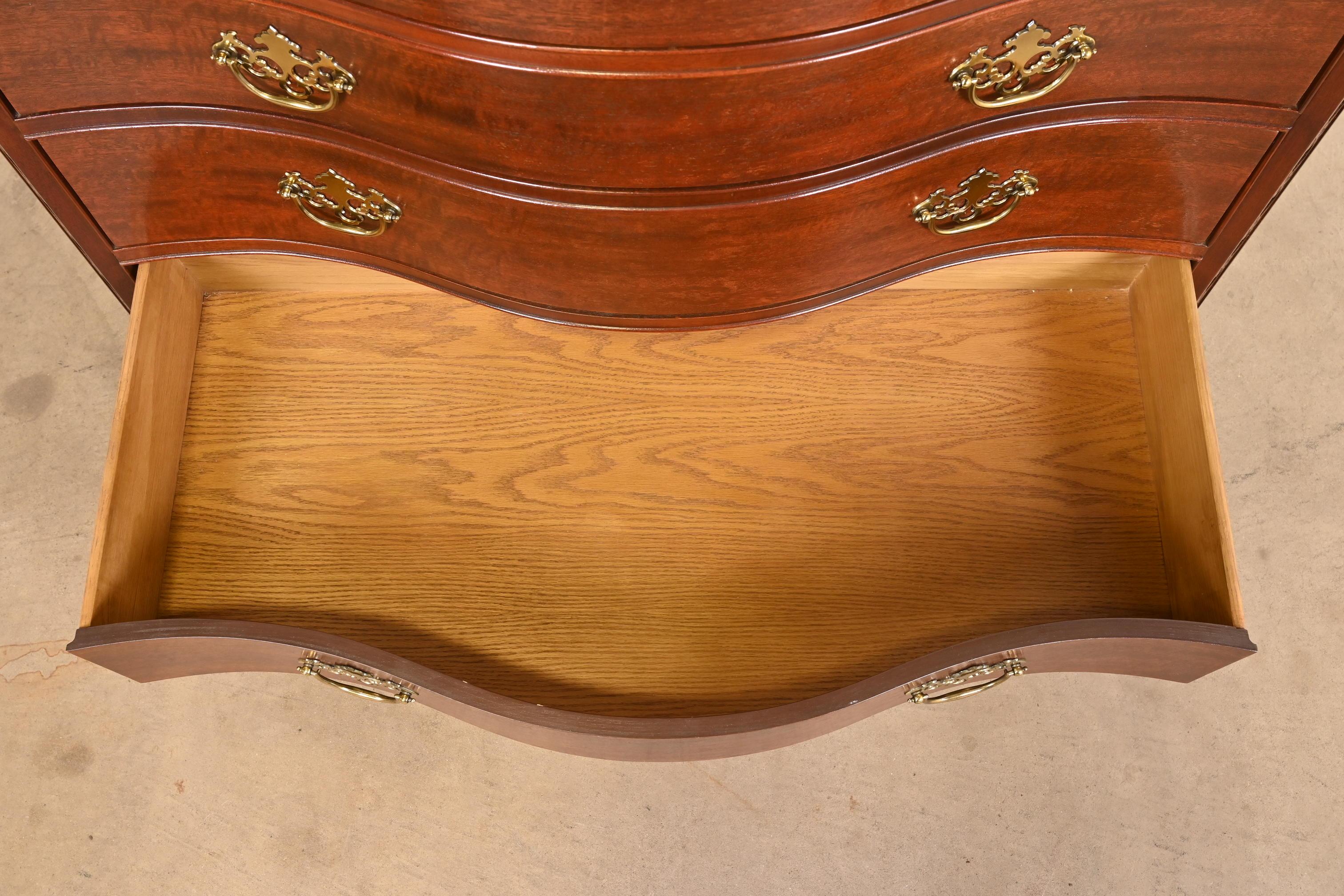 Baker Furniture Chippendale Mahogany Serpentine Dresser Chest, Newly Refinished For Sale 3