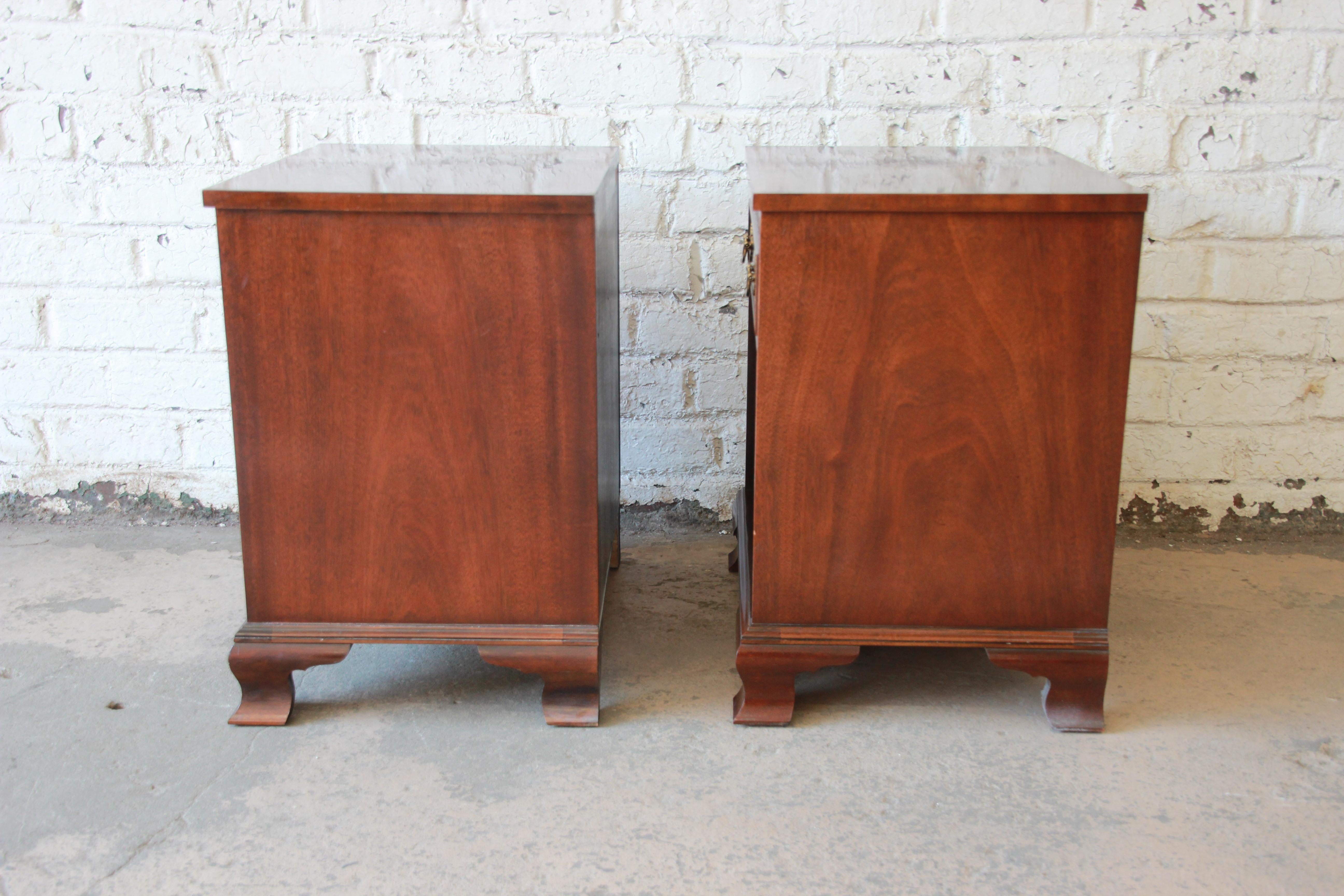 Baker Furniture Chippendale Style Mahogany Nightstands, Pair 3