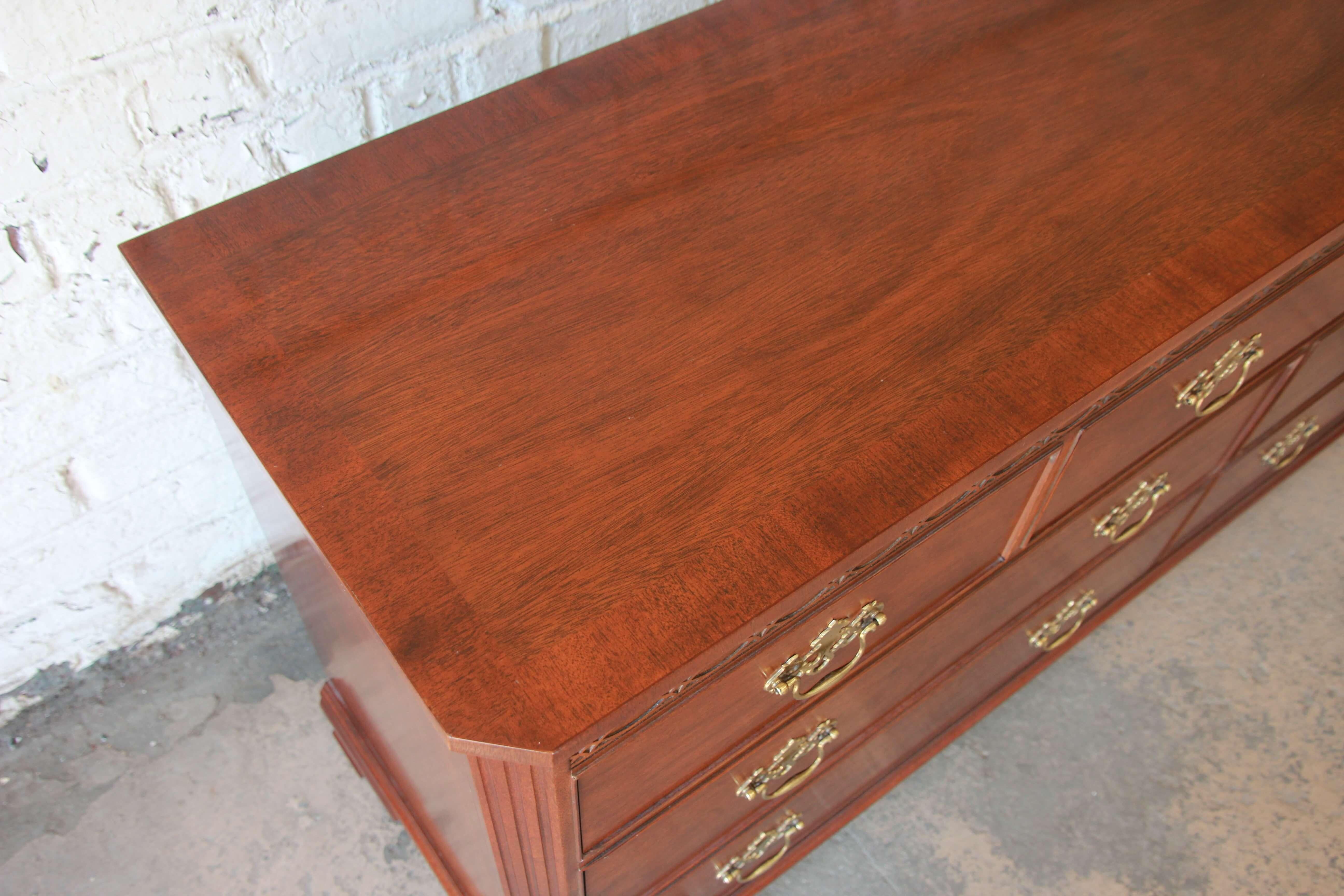 Baker Furniture Chippendale Style Mahogany Seven-Drawer Long Dresser 3