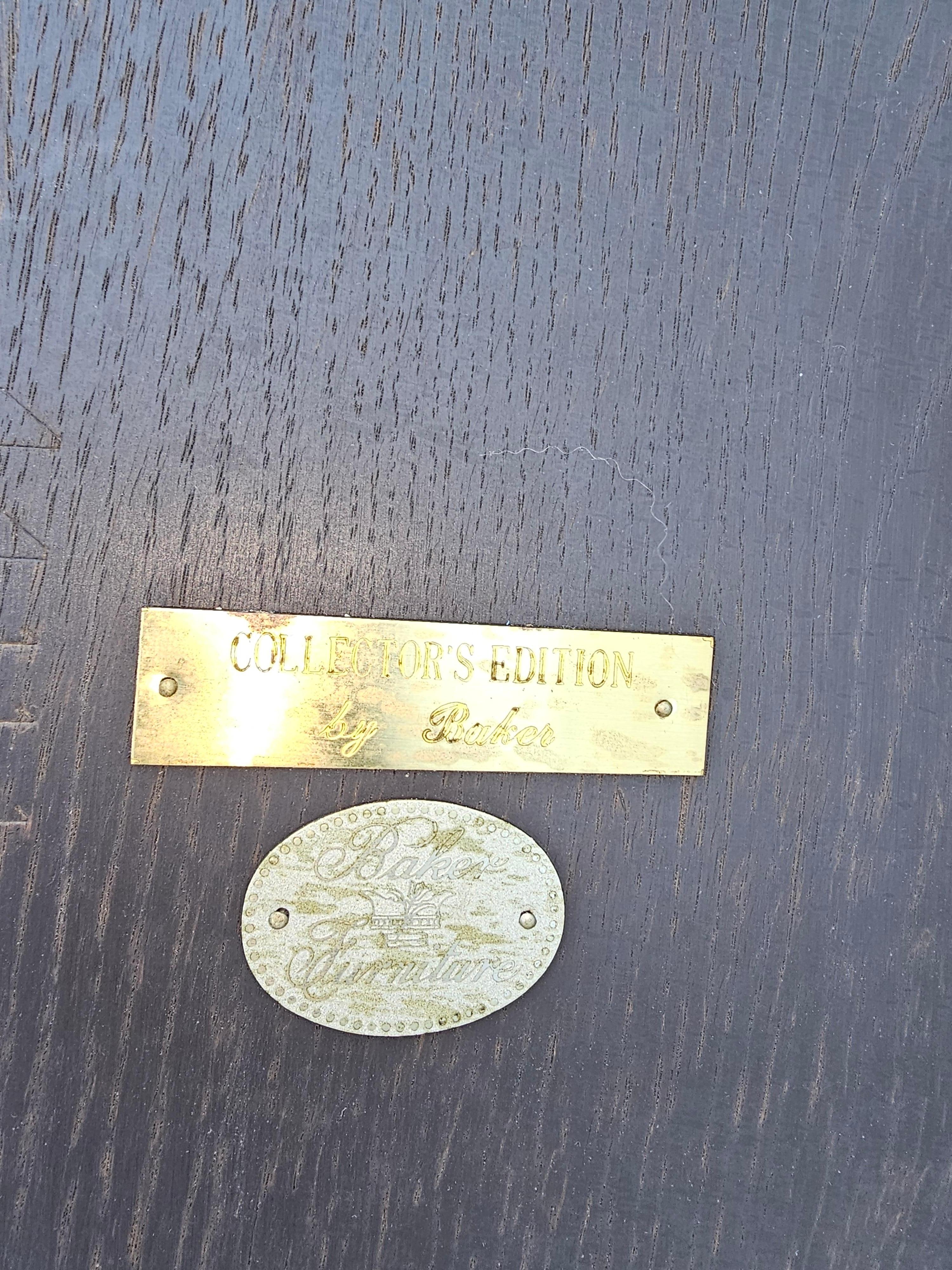 Tavolino da caffè in noce intarsiato in stile provinciale francese di Baker Furniture in vendita 1