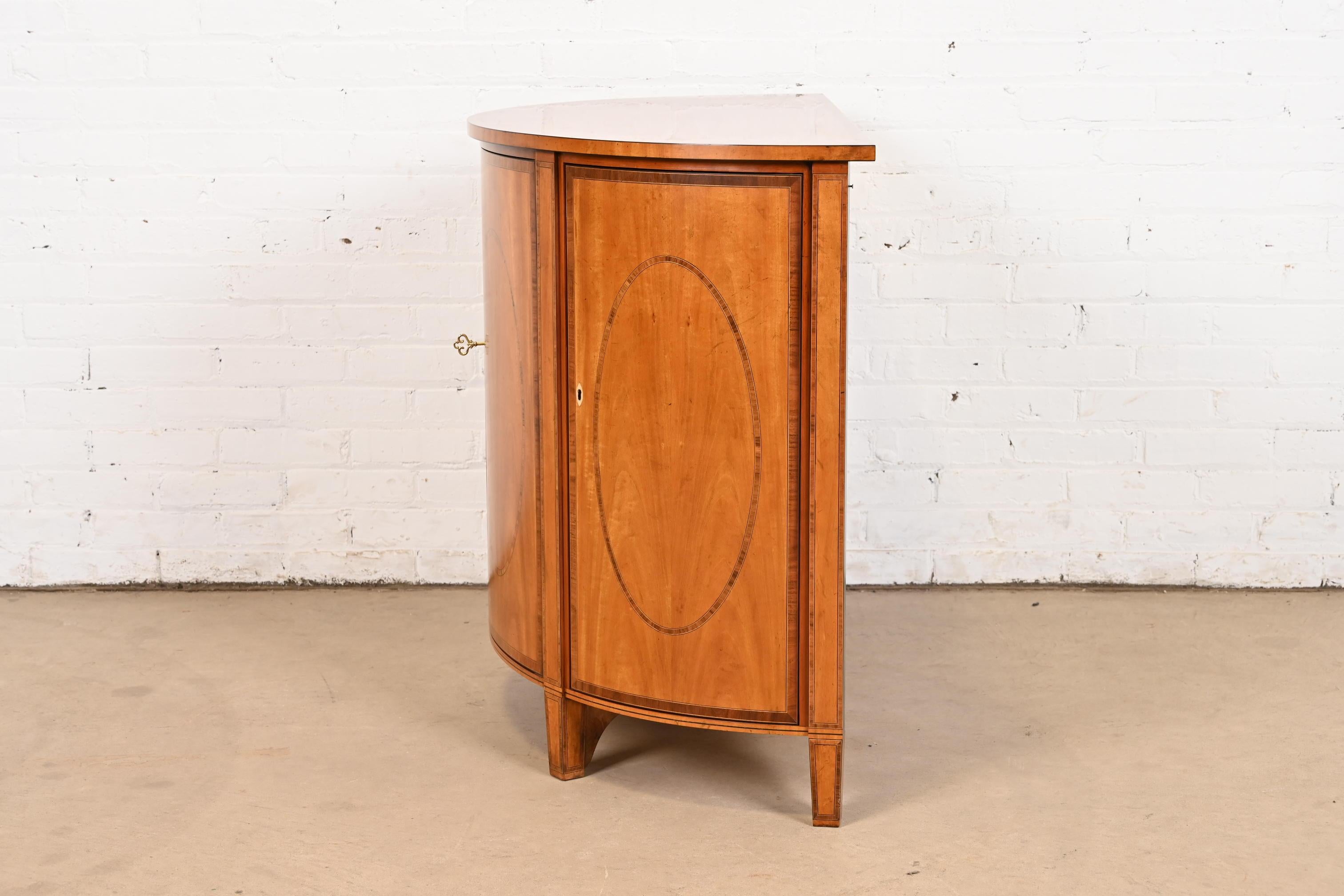 Baker Furniture Colonial Williamsburg Federal Inlaid Fruitwood Demilune Cabinet For Sale 4