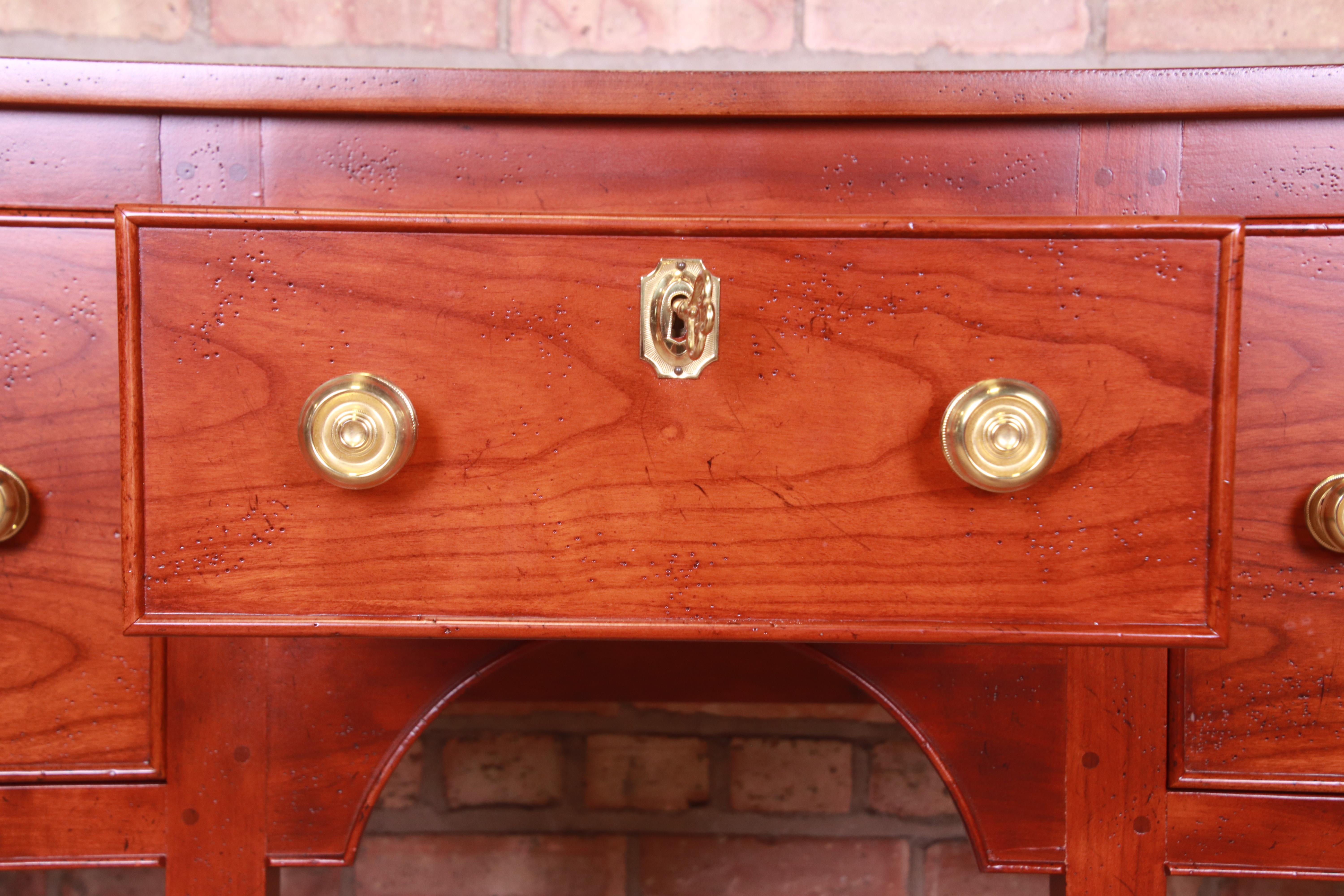 Baker Furniture Colonial Williamsburg Mahogany Sideboard Credenza, Refinished For Sale 3