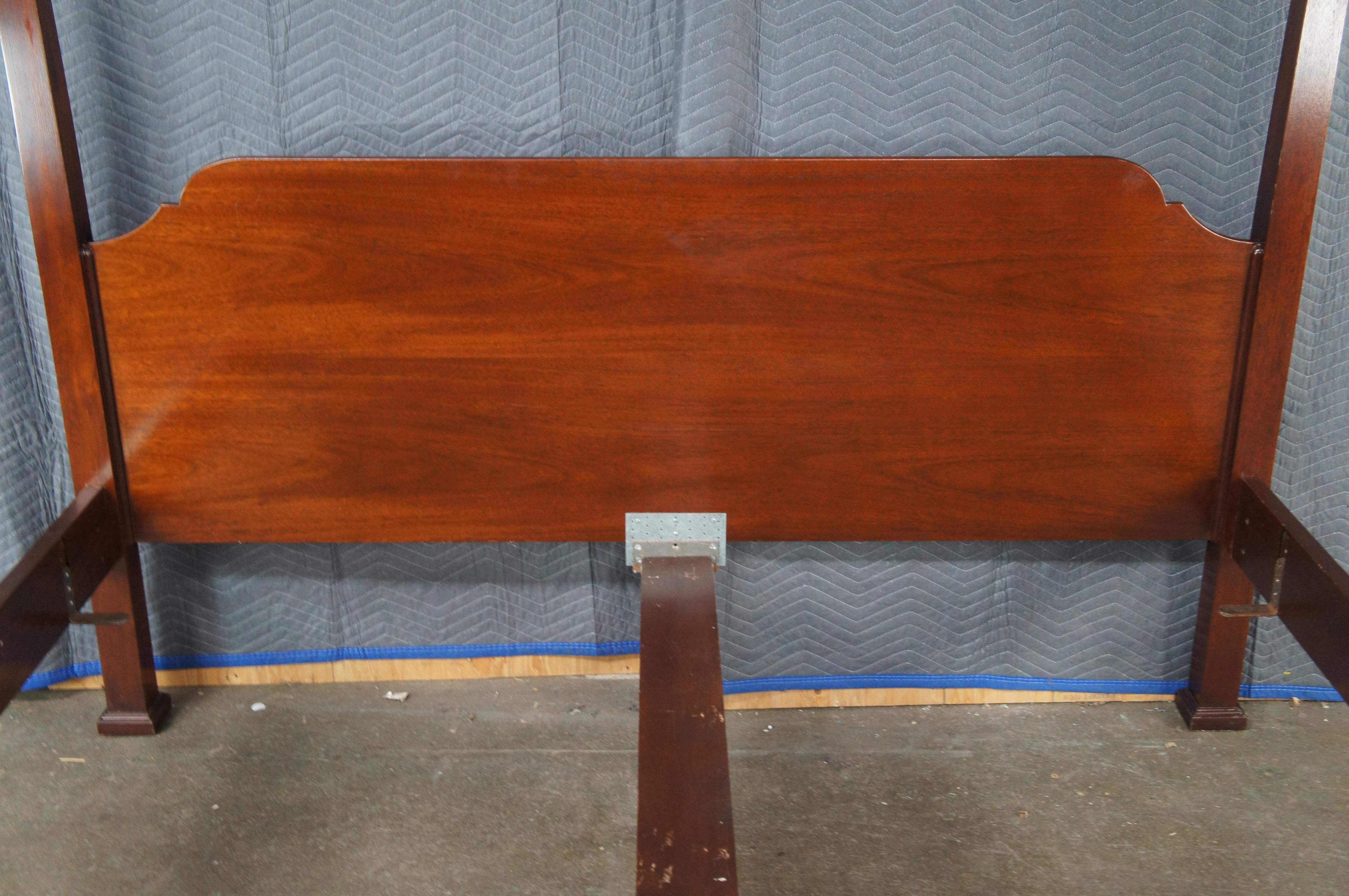 Baker Furniture Colonial Williamsburg - letto a baldacchino in mogano massiccio - dimensioni King in vendita 1