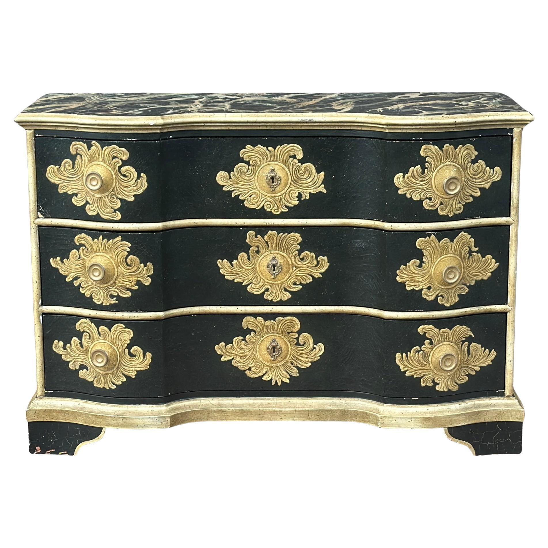 Baker Furniture Company Cómoda Serpentina Estilo Italiano Pintada a Mano en venta