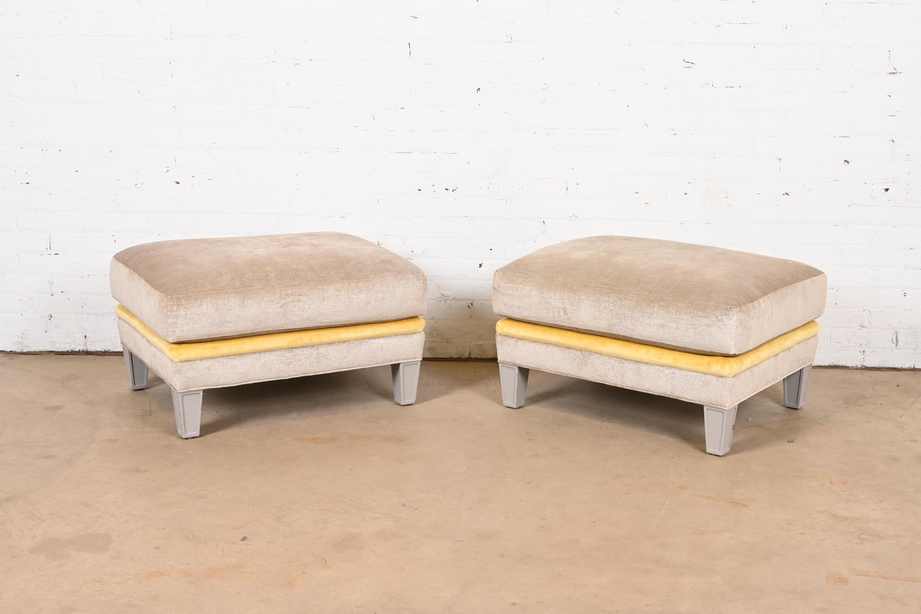 Ottomano imbottito contemporaneo Baker Furniture in vendita 3