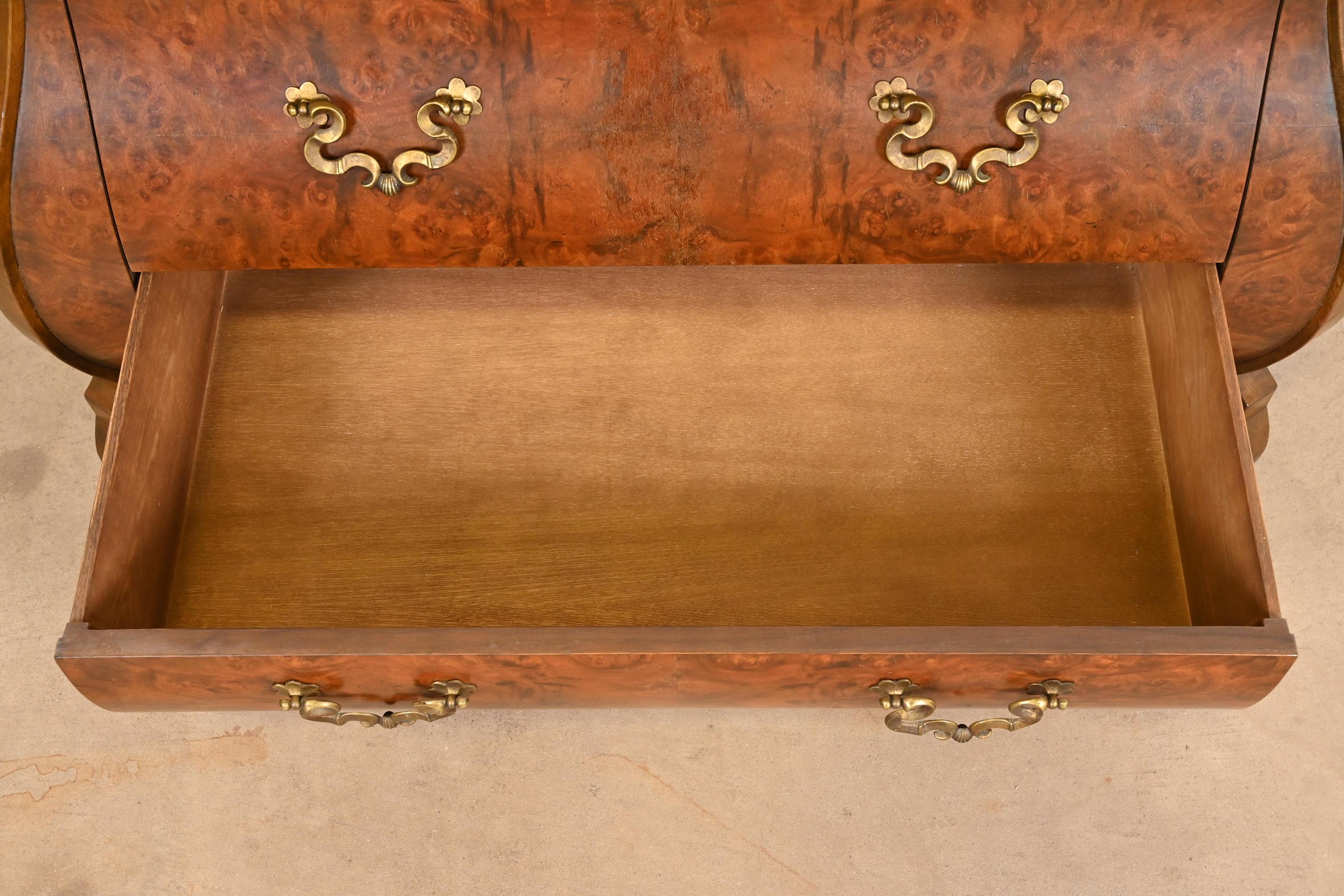 Baker Furniture Dutch Louis XV Burled Walnut Bombay Chest or Commode en vente 6
