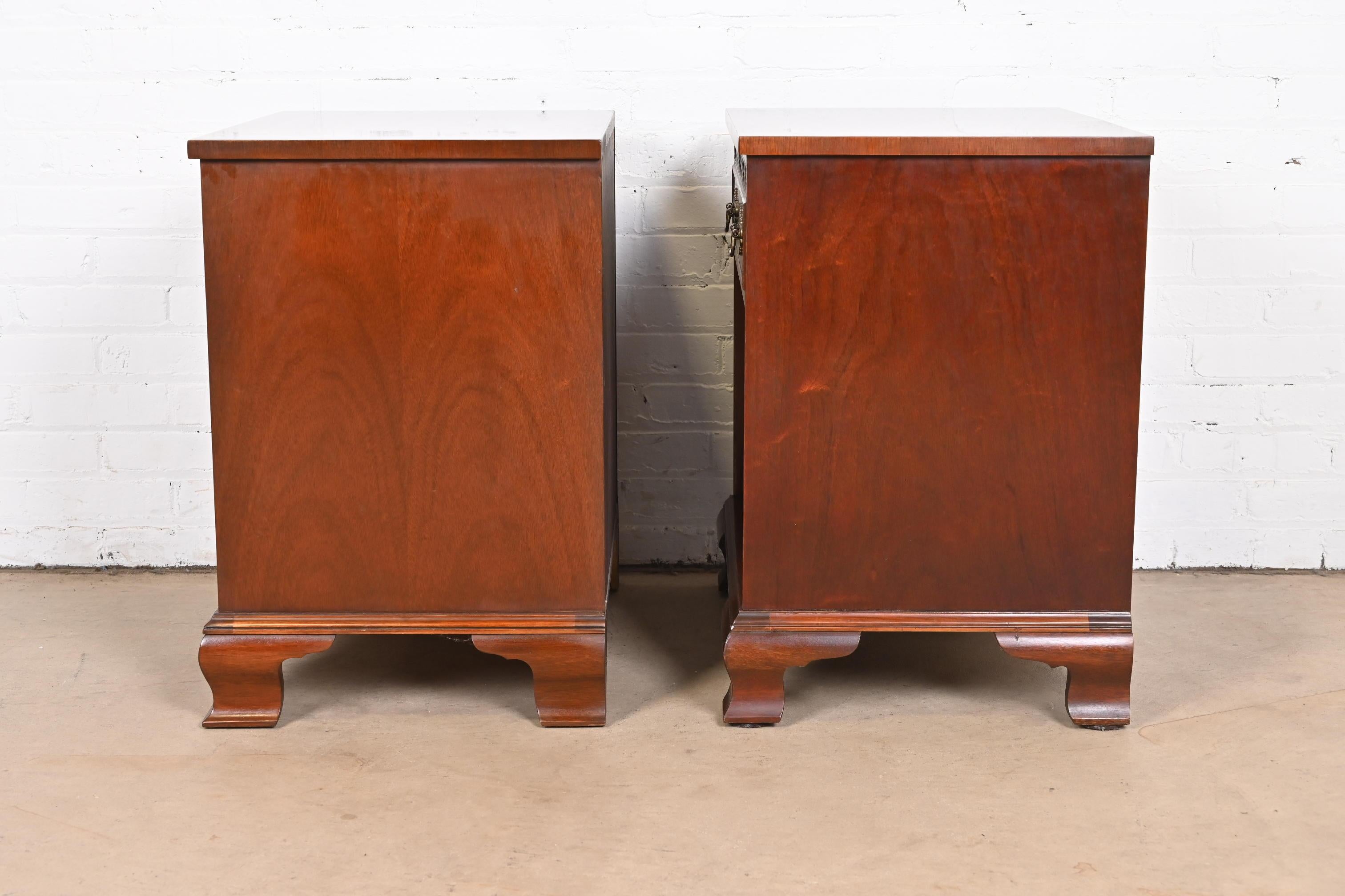 Baker Furniture English Chippendale Carved Mahogany Nightstands, Pair For Sale 4