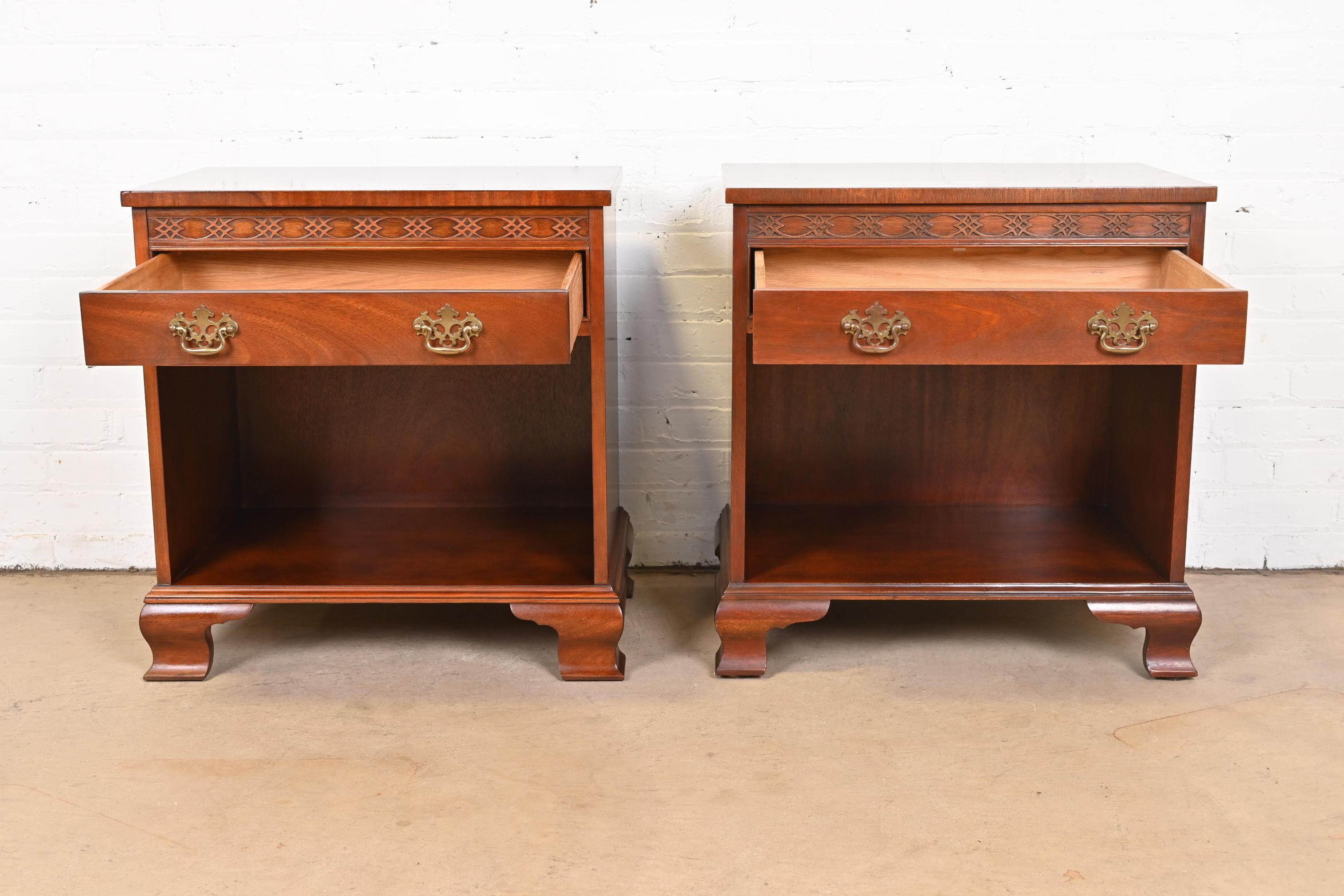Late 20th Century Baker Furniture English Chippendale Carved Mahogany Nightstands, Pair For Sale