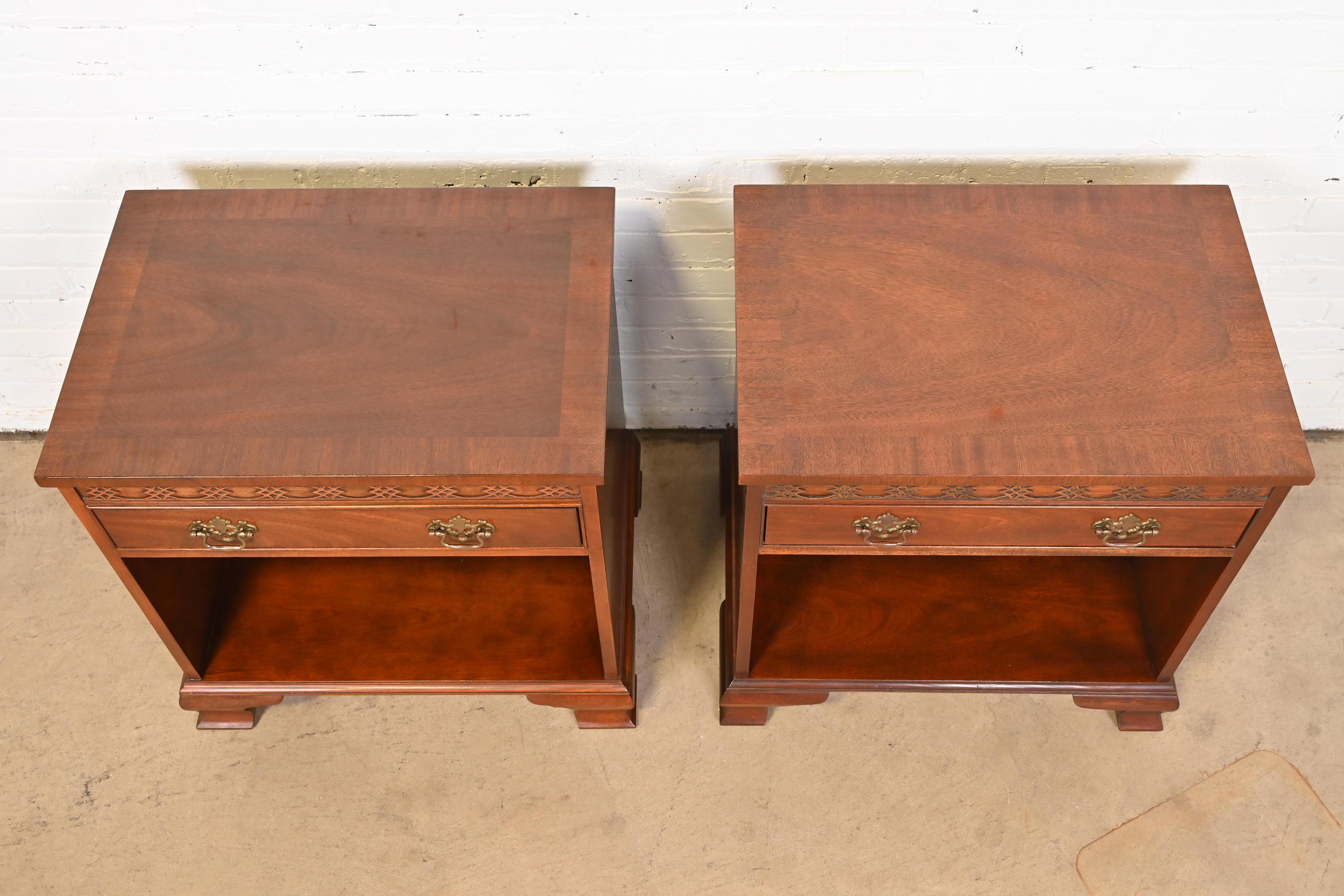 Baker Furniture English Chippendale Carved Mahogany Nightstands, Pair For Sale 3