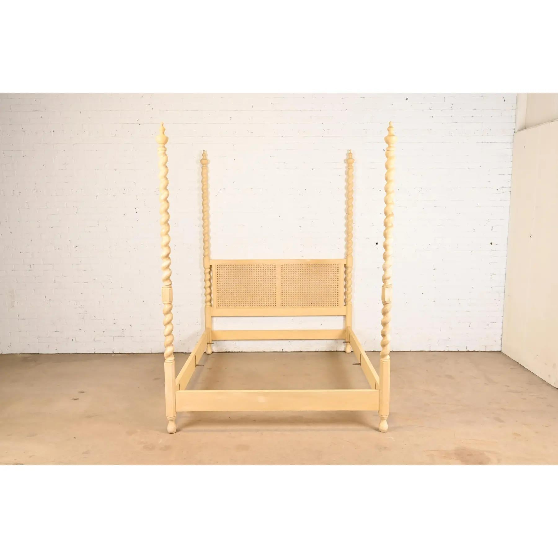 Baker Furniture English Country William & Mary Lit à colonnes de taille Queen en vente 2