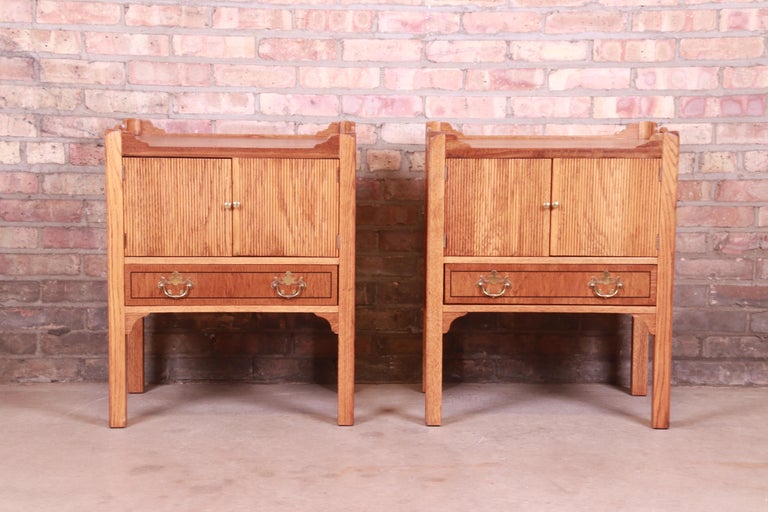 Baker Furniture English Georgian Oak Nightstands, Newly Refinished In Good Condition For Sale In South Bend, IN